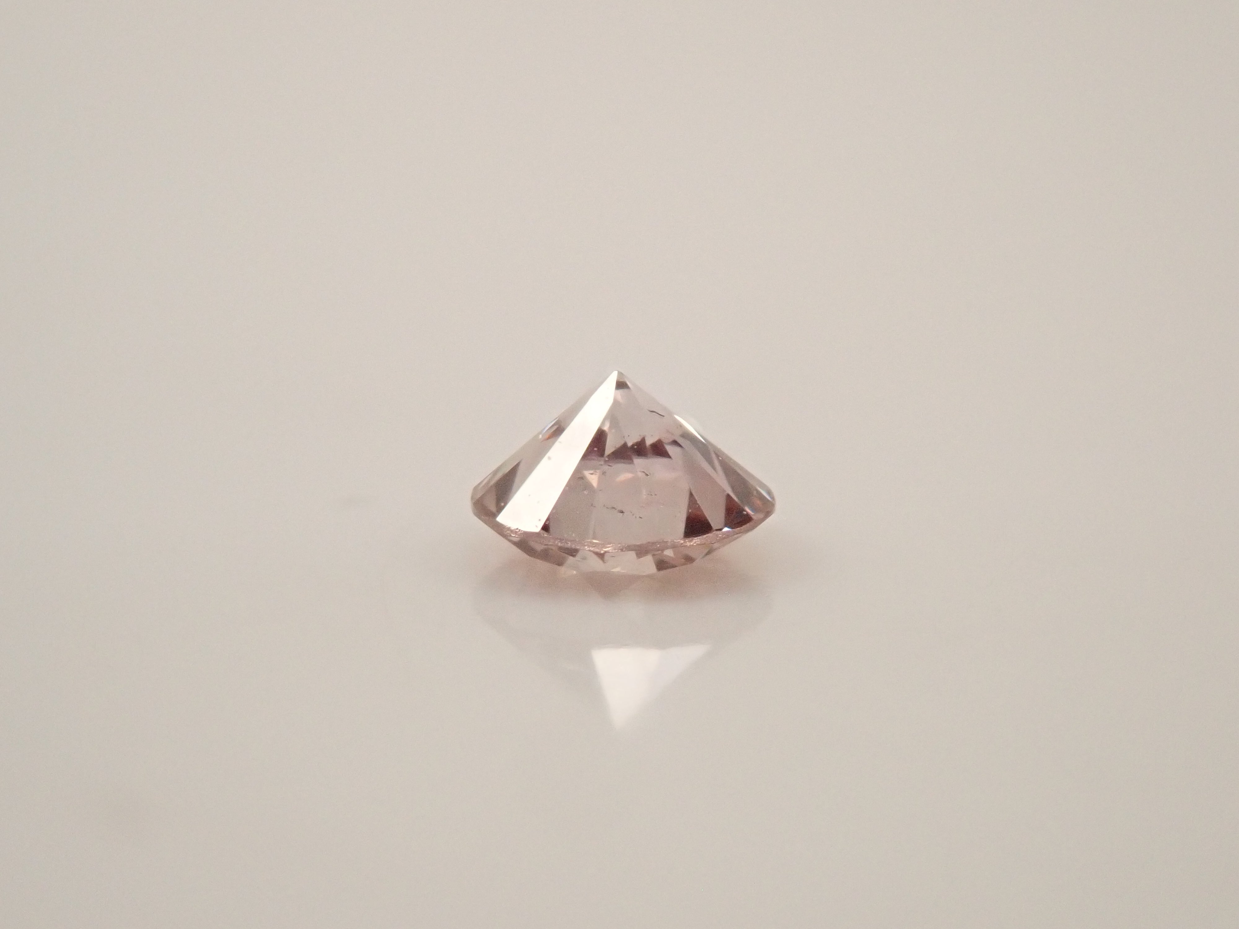 【32501941掲載】ピンクダイヤモンド 0.108ctルース(FANCY LIGHT BROWNISH PINK, SI2)
