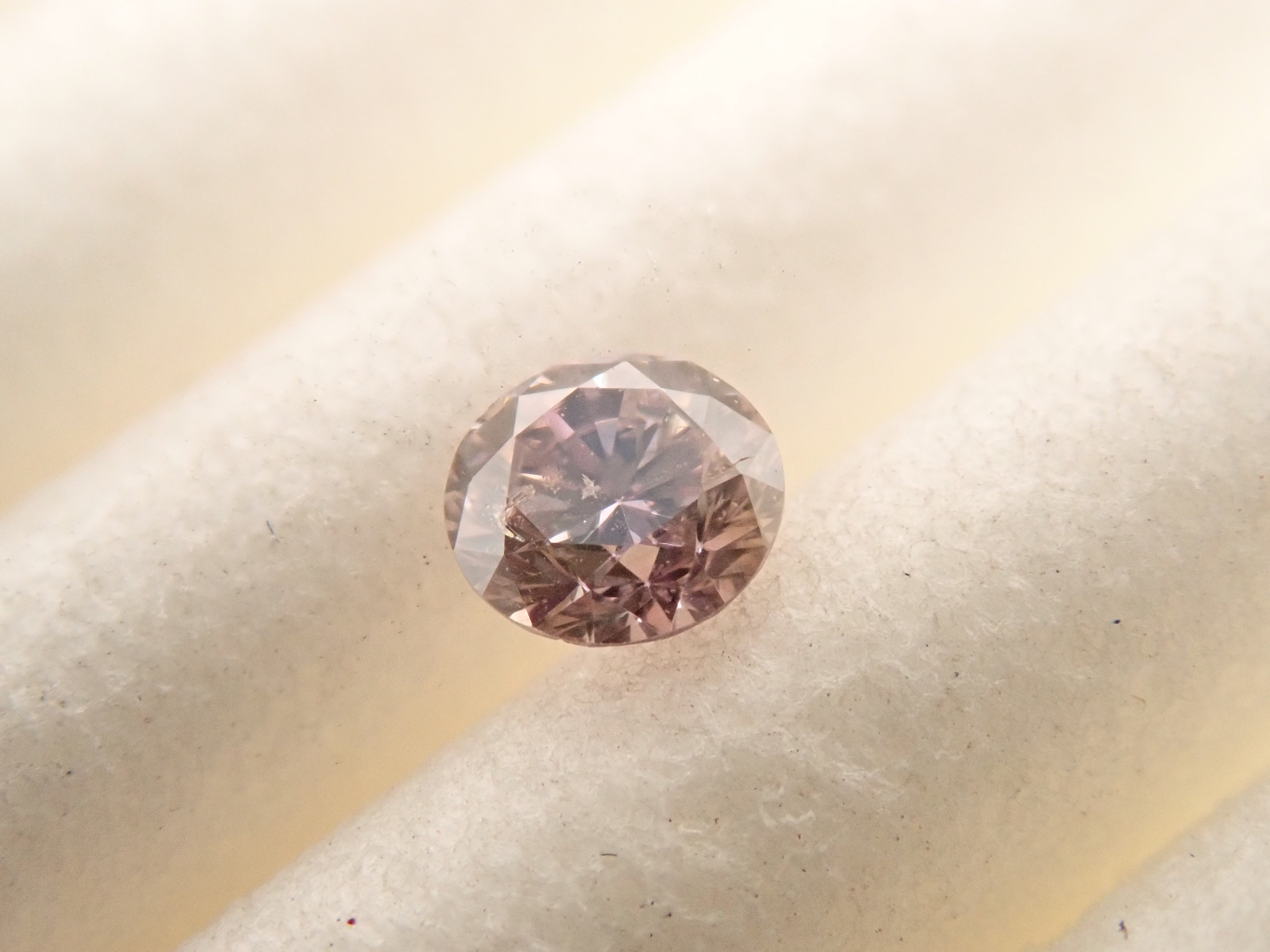 【抽選販売①_202608_07】ピンクダイヤモンド 2.9mm/0.100ctルース(FANCY BRONISH PINK, SI2)