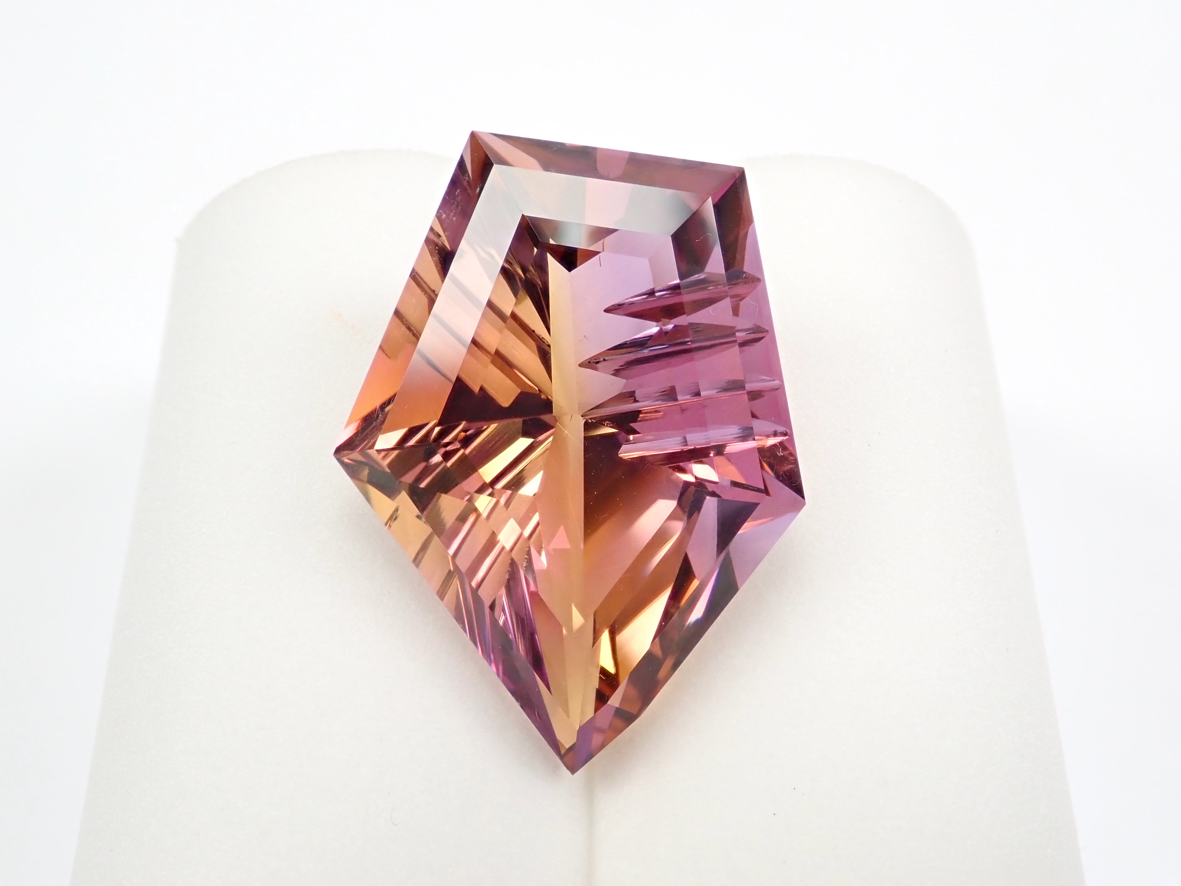 玻利維亞紫黃晶 36.887 克拉散裝