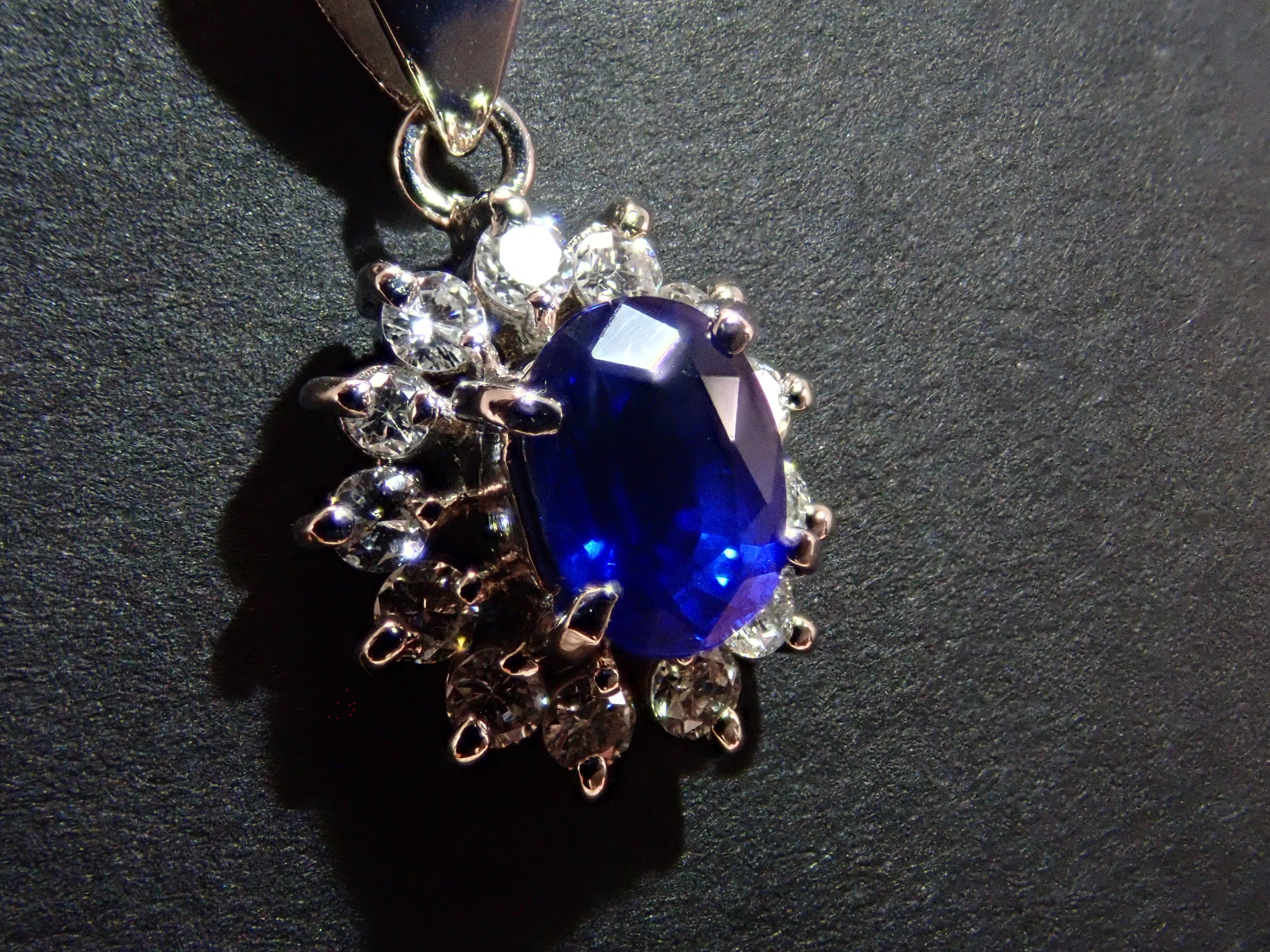 【7/8 22時販売】【カラフリ】Pt900 ブルーサファイア 0.52ct・ダイヤモンド0.19ctペンダントトップ(ネックレストップ)鑑別書