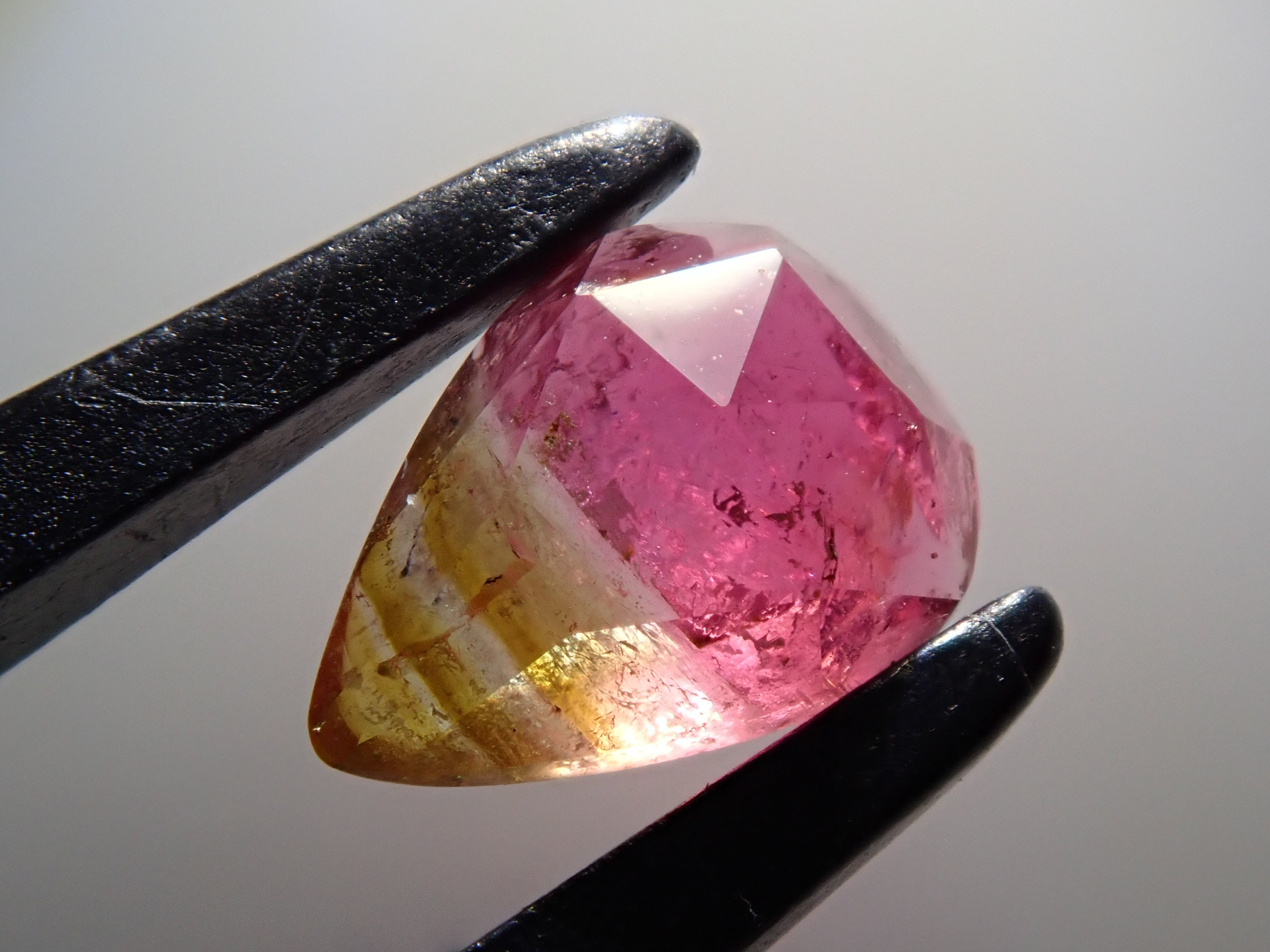 バイカラートルマリン 0.549ctルース(ローズカット)