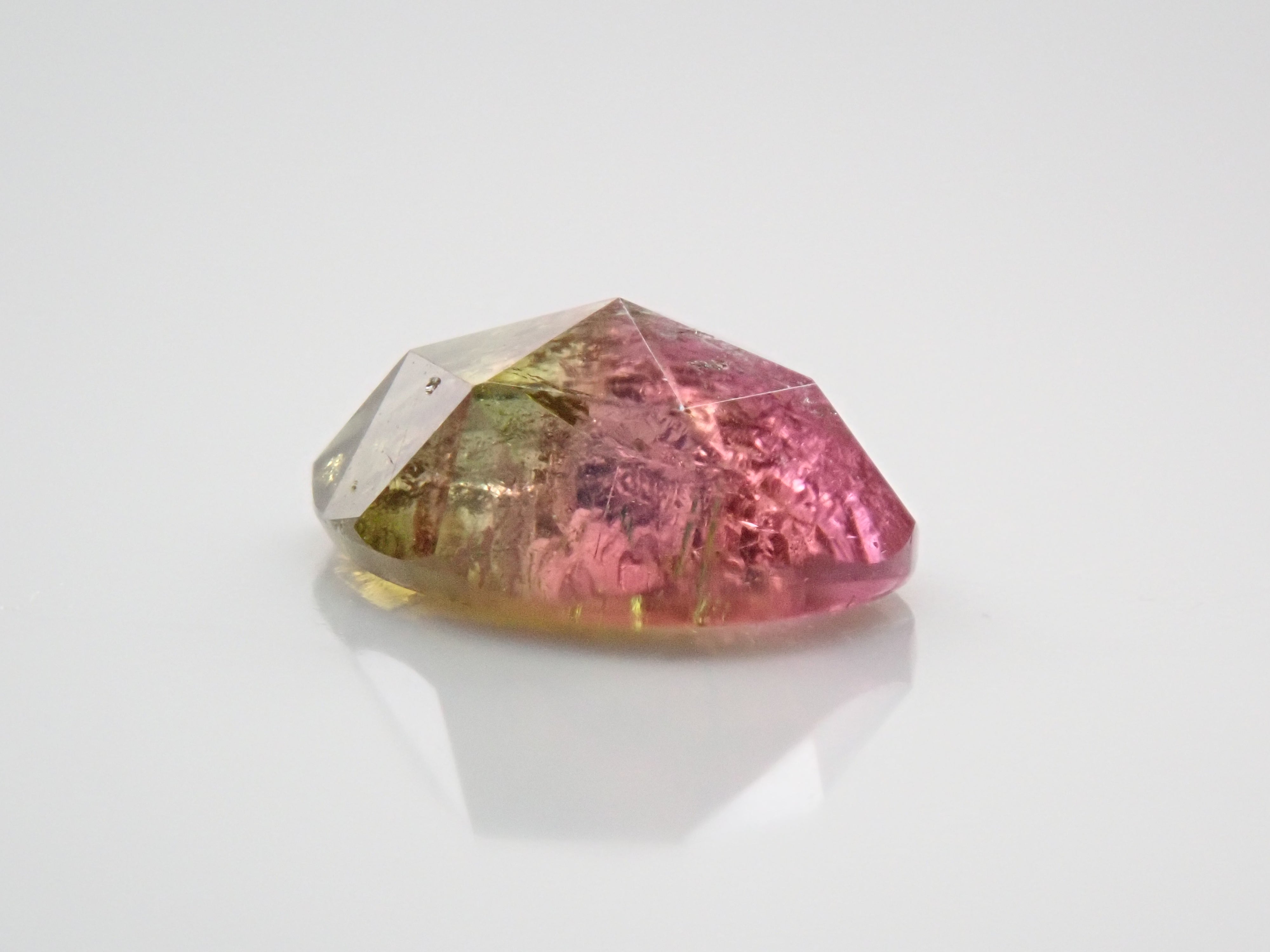 バイカラートルマリン 0.669ctルース(ローズカット)