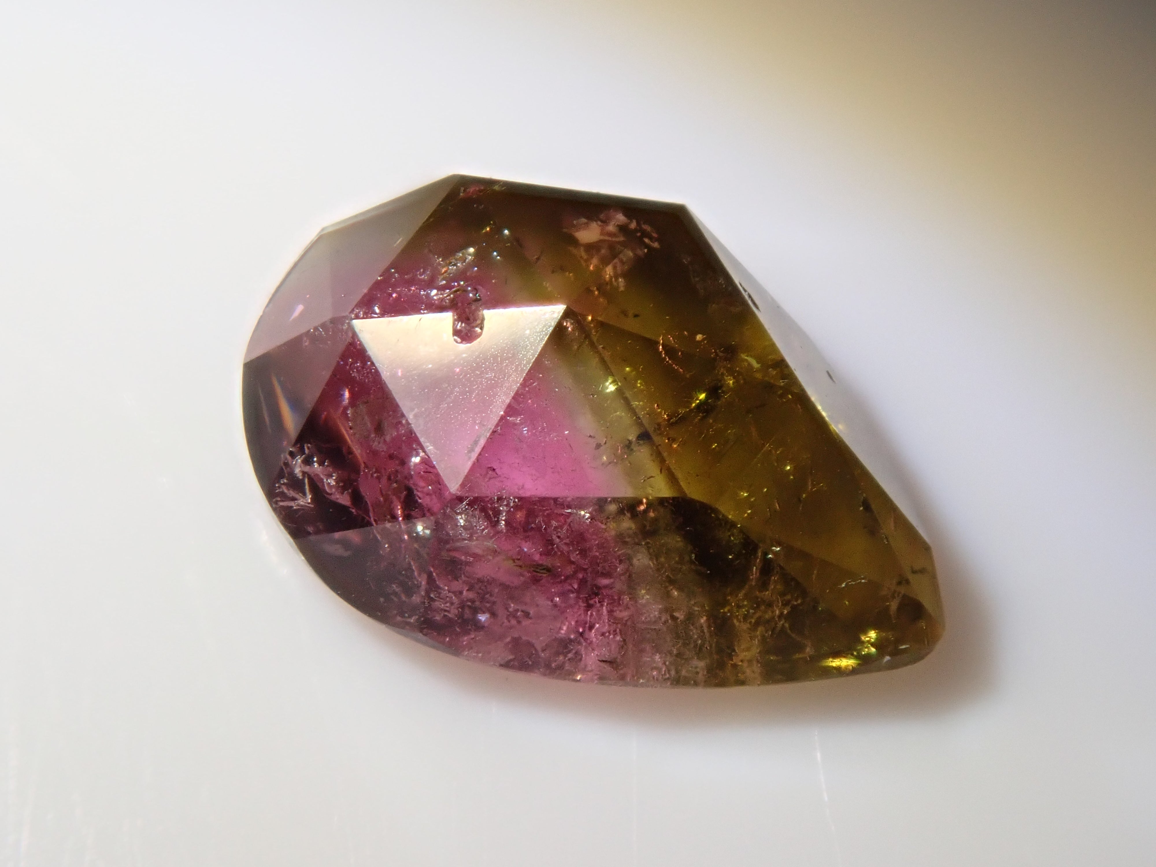バイカラートルマリン 0.669ctルース(ローズカット)