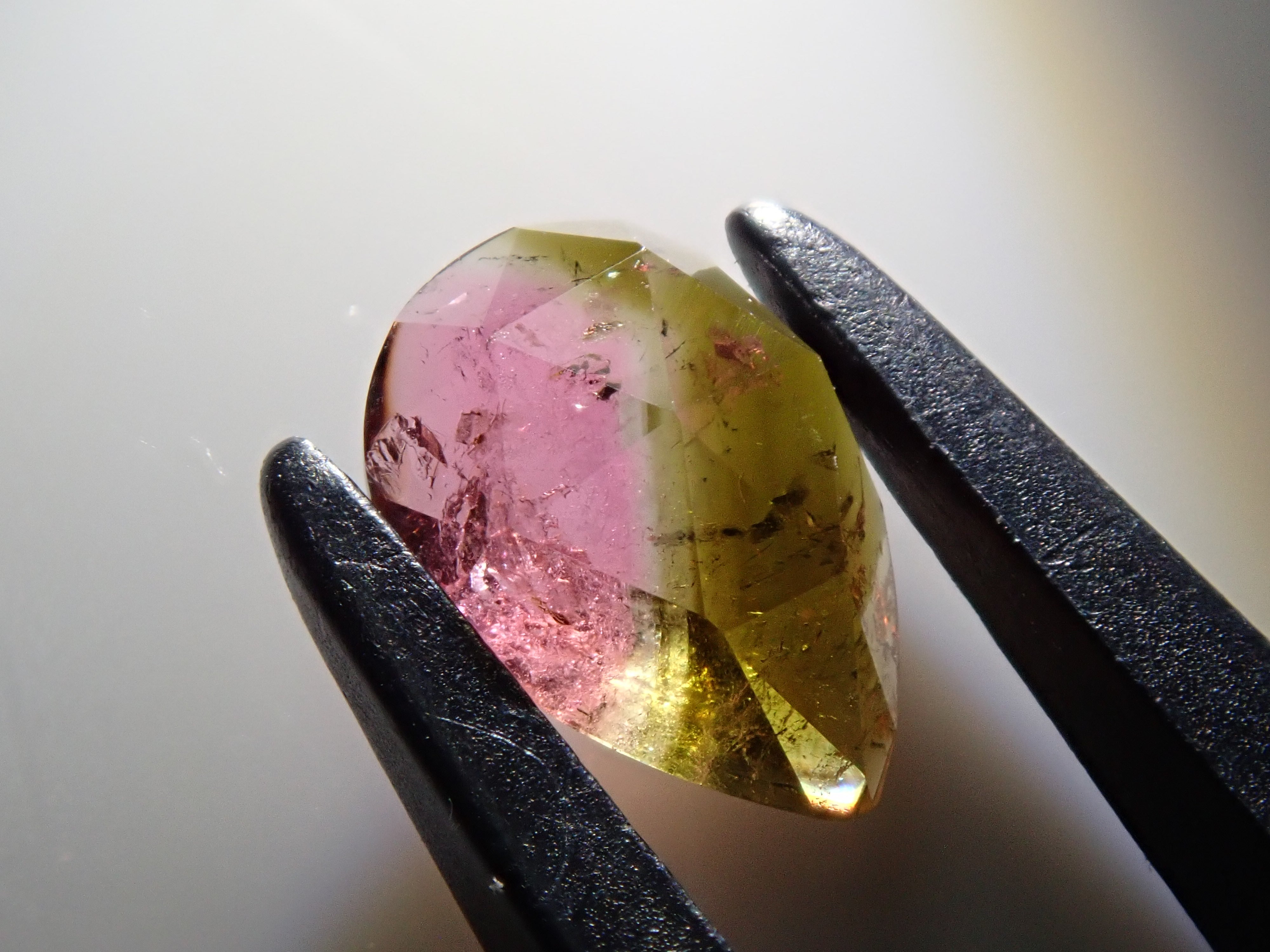 バイカラートルマリン 0.669ctルース(ローズカット)