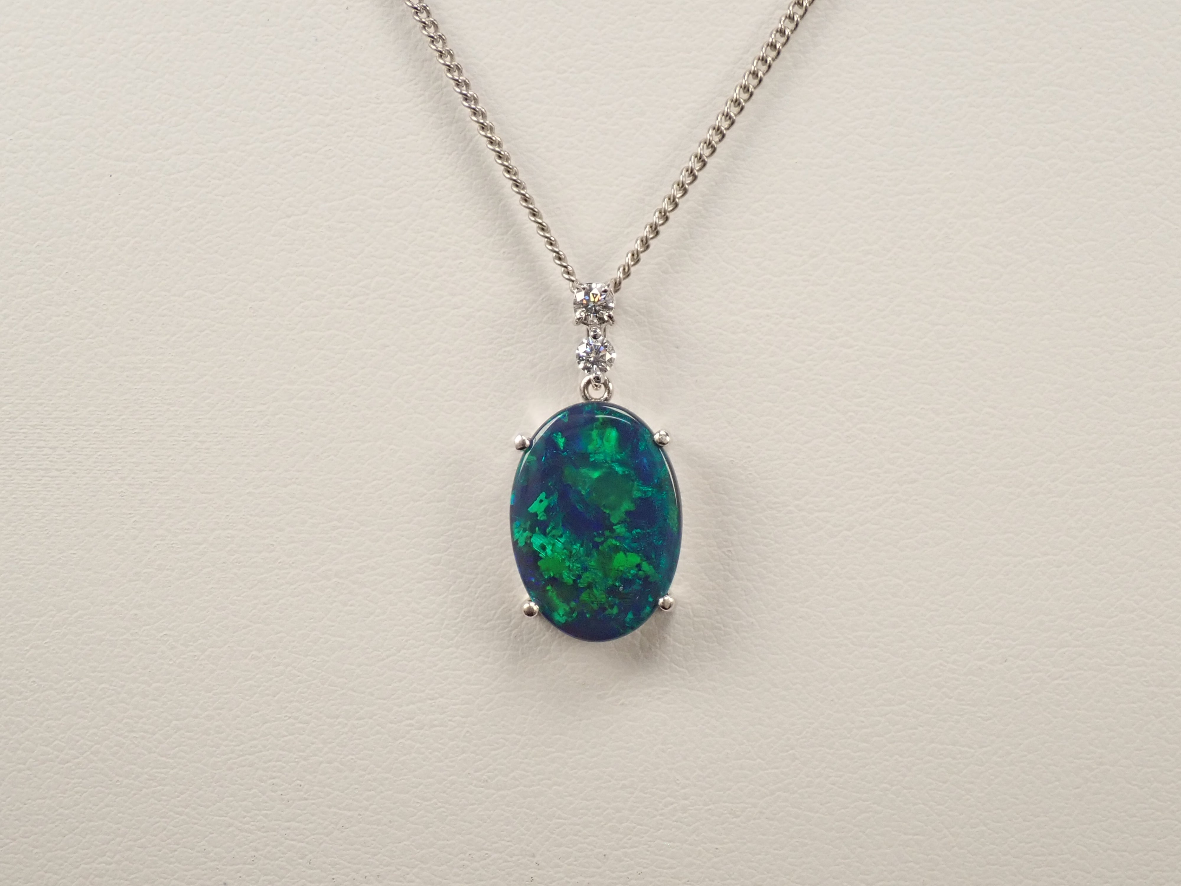 【7/9 22時販売】【カラフリ】 Pt900ブラックオパール 3.17ct・ダイヤモンド0.105ctペンダントトップ(ネックレストップ) 鑑別書