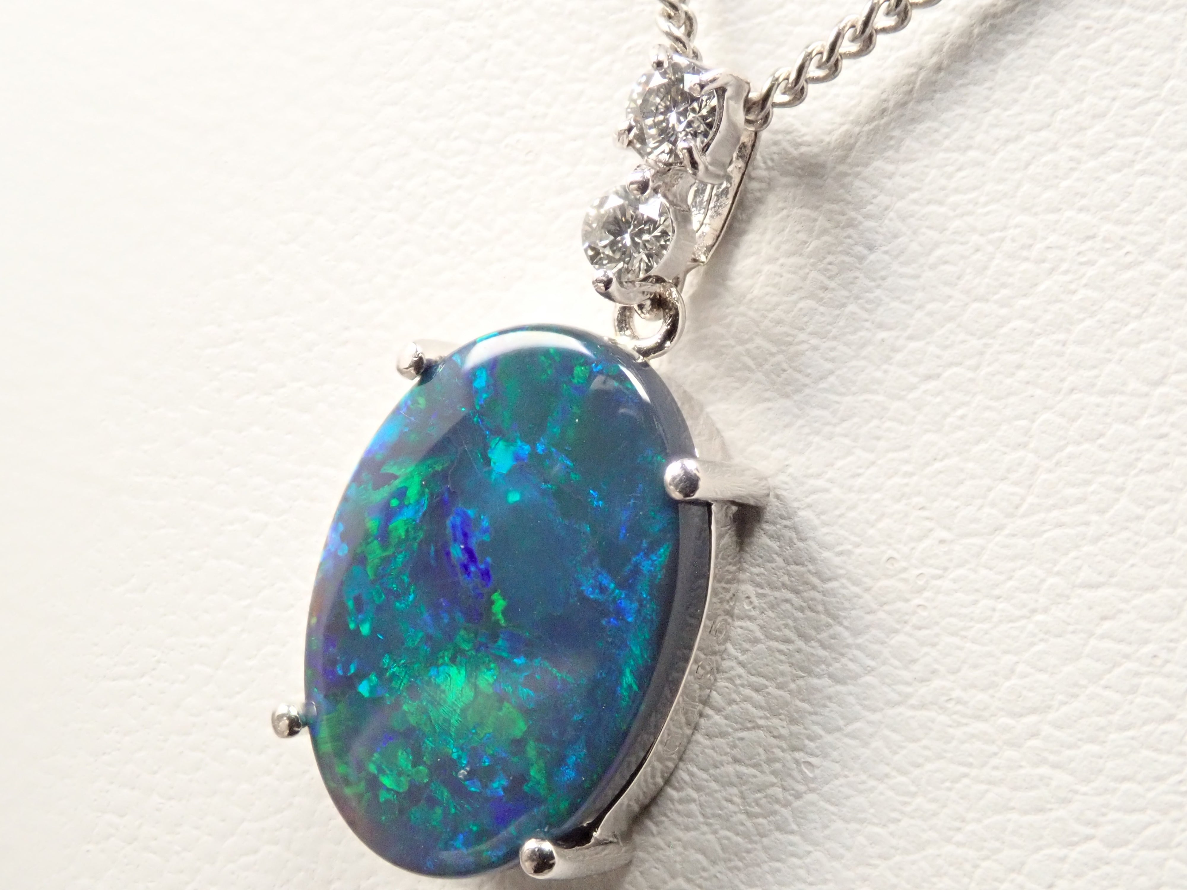 【7/9 22時販売】【カラフリ】 Pt900ブラックオパール 3.17ct・ダイヤモンド0.105ctペンダントトップ(ネックレストップ) 鑑別書