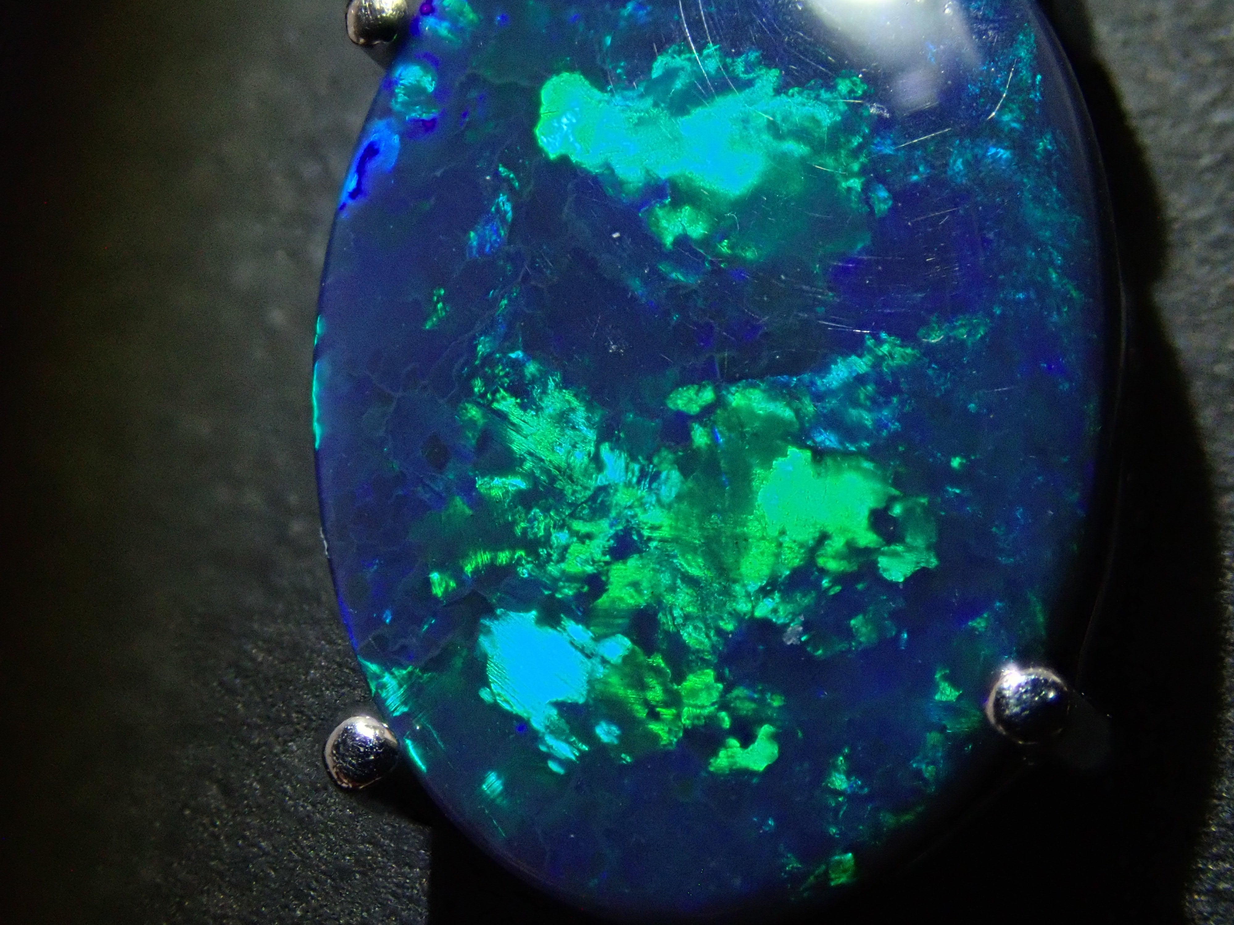 【7/9 22時販売】【カラフリ】 Pt900ブラックオパール 3.17ct・ダイヤモンド0.105ctペンダントトップ(ネックレストップ) 鑑別書