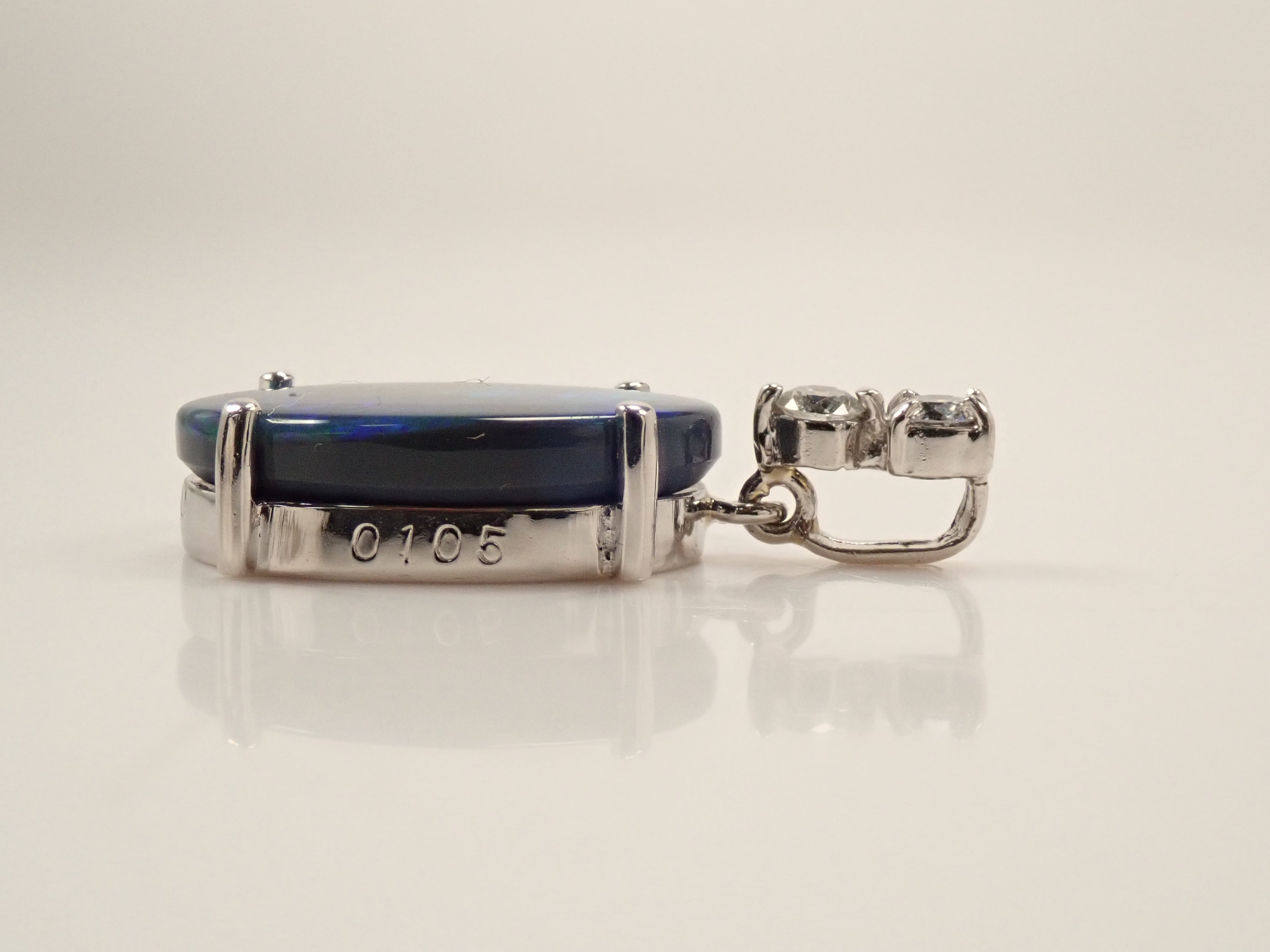 【7/9 22時販売】【カラフリ】 Pt900ブラックオパール 3.17ct・ダイヤモンド0.105ctペンダントトップ(ネックレストップ) 鑑別書
