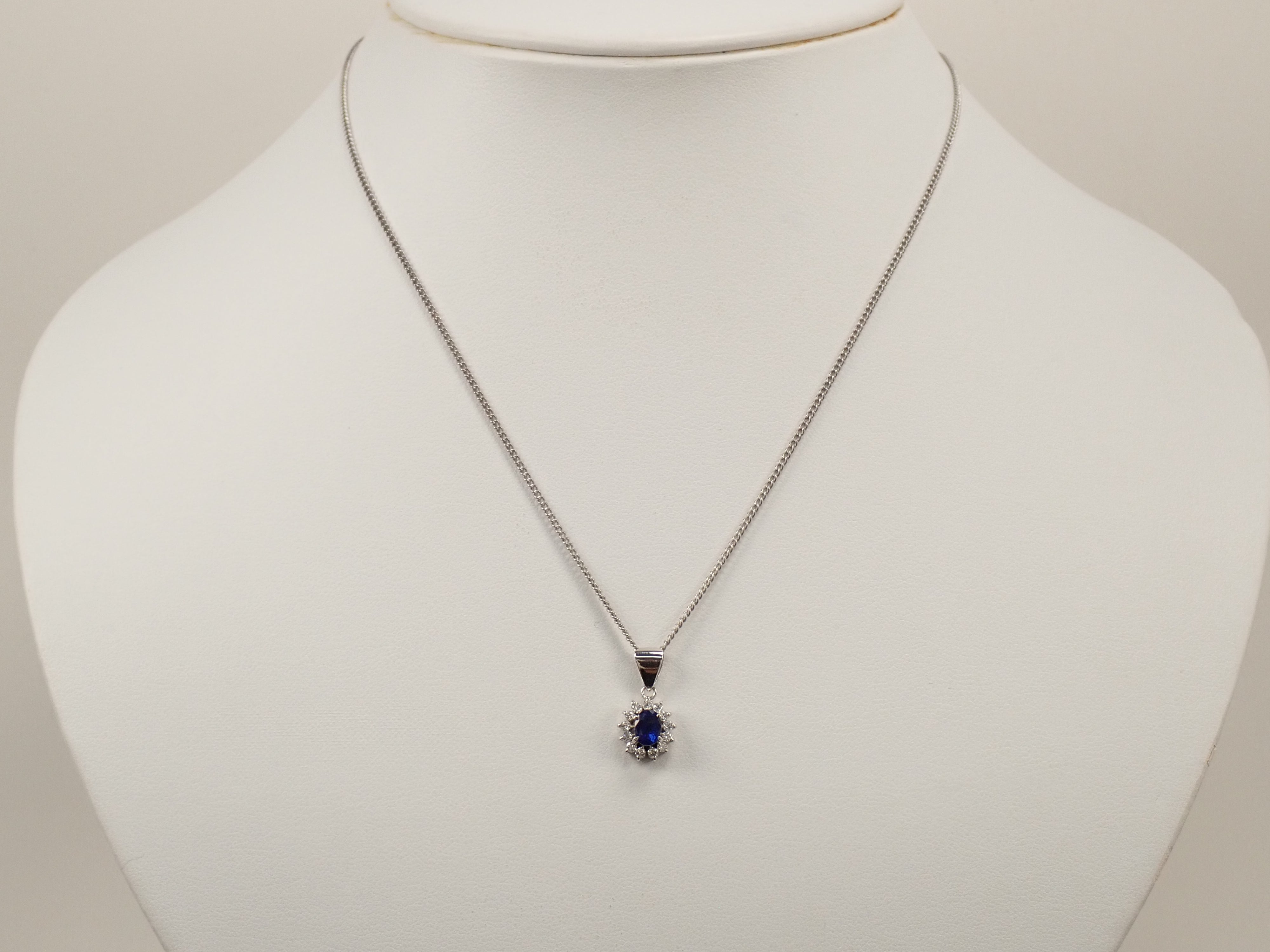 【7/8 22時販売】【カラフリ】Pt900 ブルーサファイア 0.52ct・ダイヤモンド0.19ctペンダントトップ(ネックレストップ)鑑別書