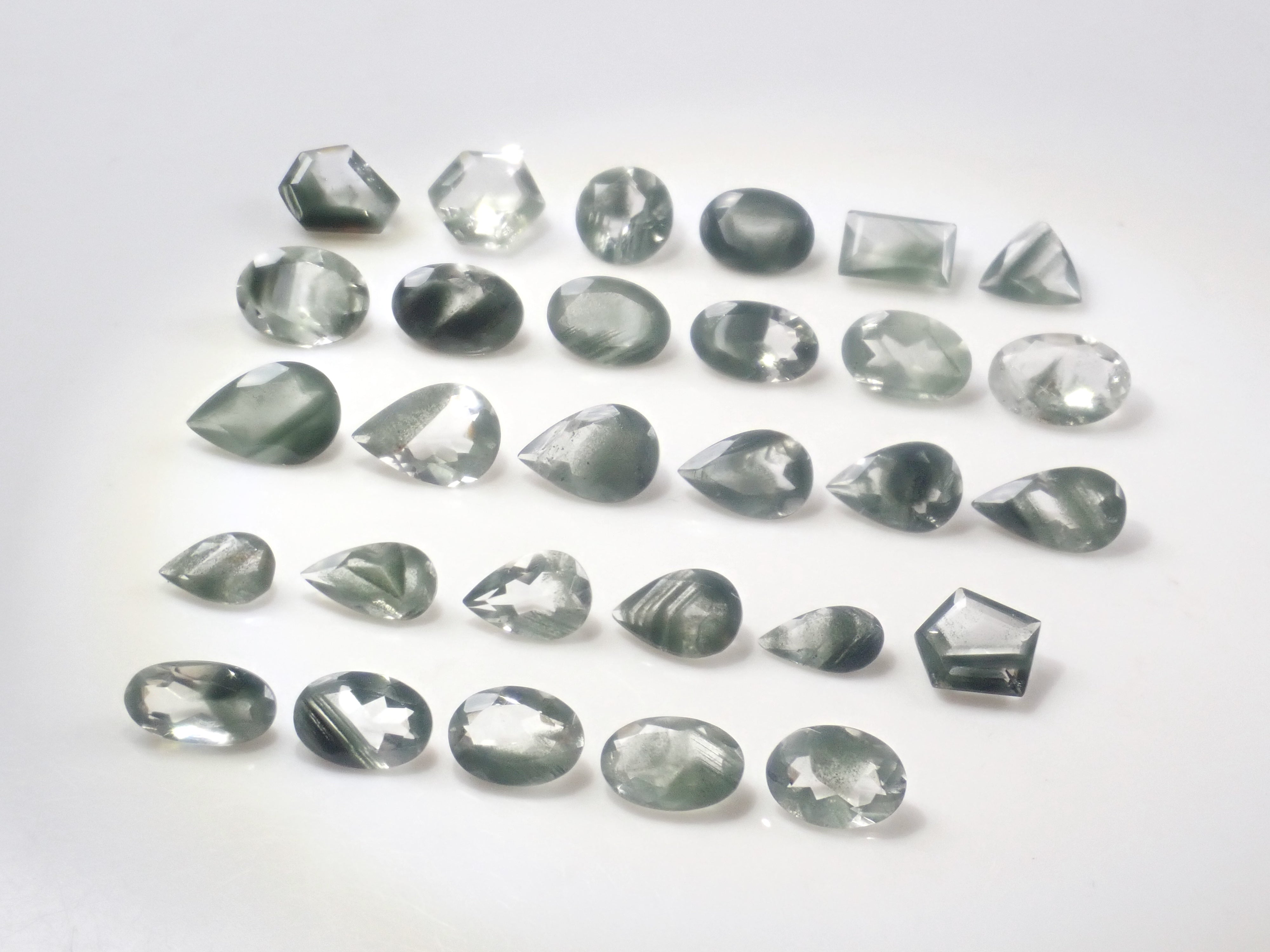 【7/6 22時販売】《限定29石》インド産グリーンファントムクォーツ(平均1.1ct)《複数購入割引有》