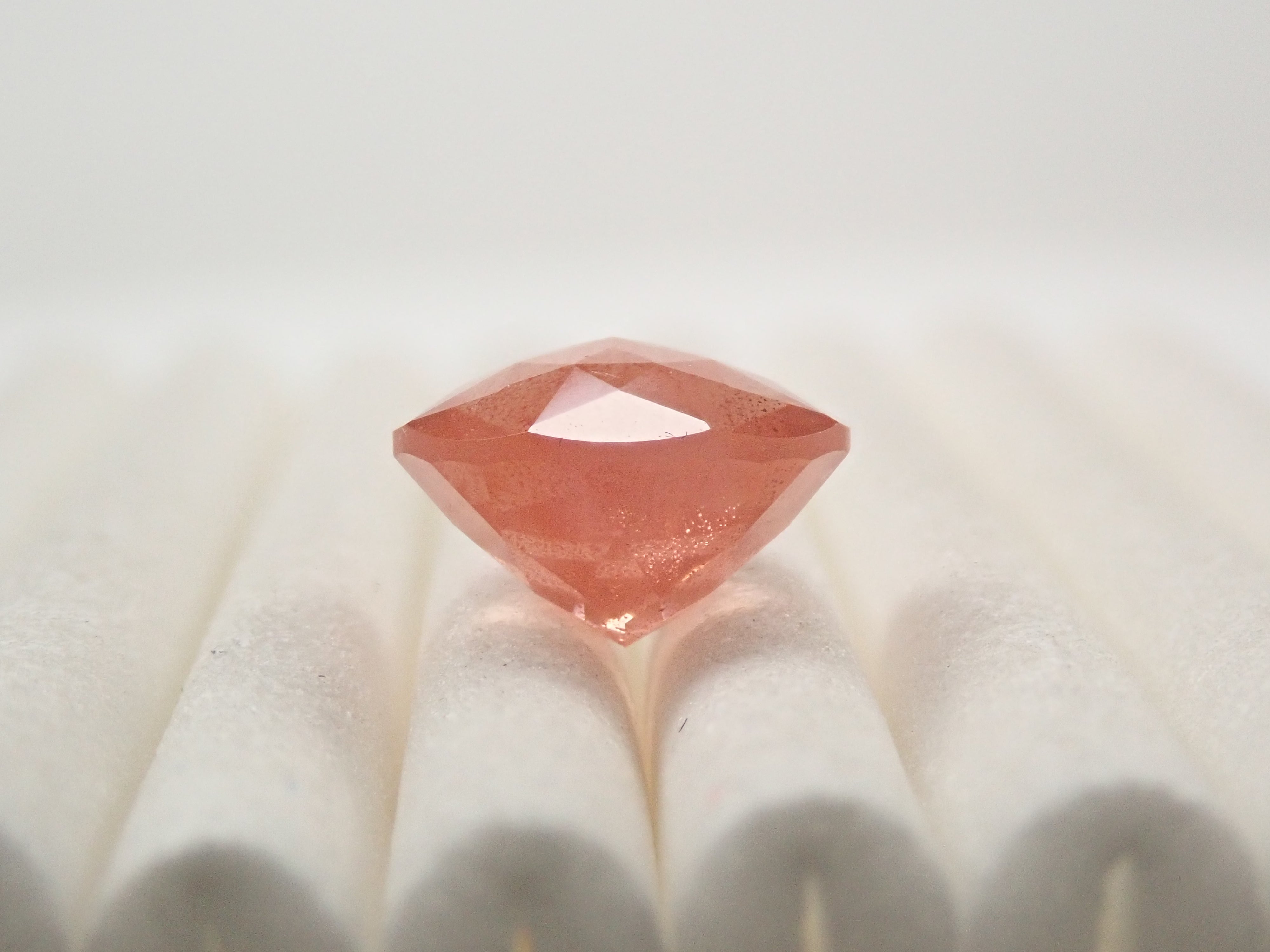 【カメリアカット】オレゴンサンストーン 2.102ct《コラボ》ルース ワッペン