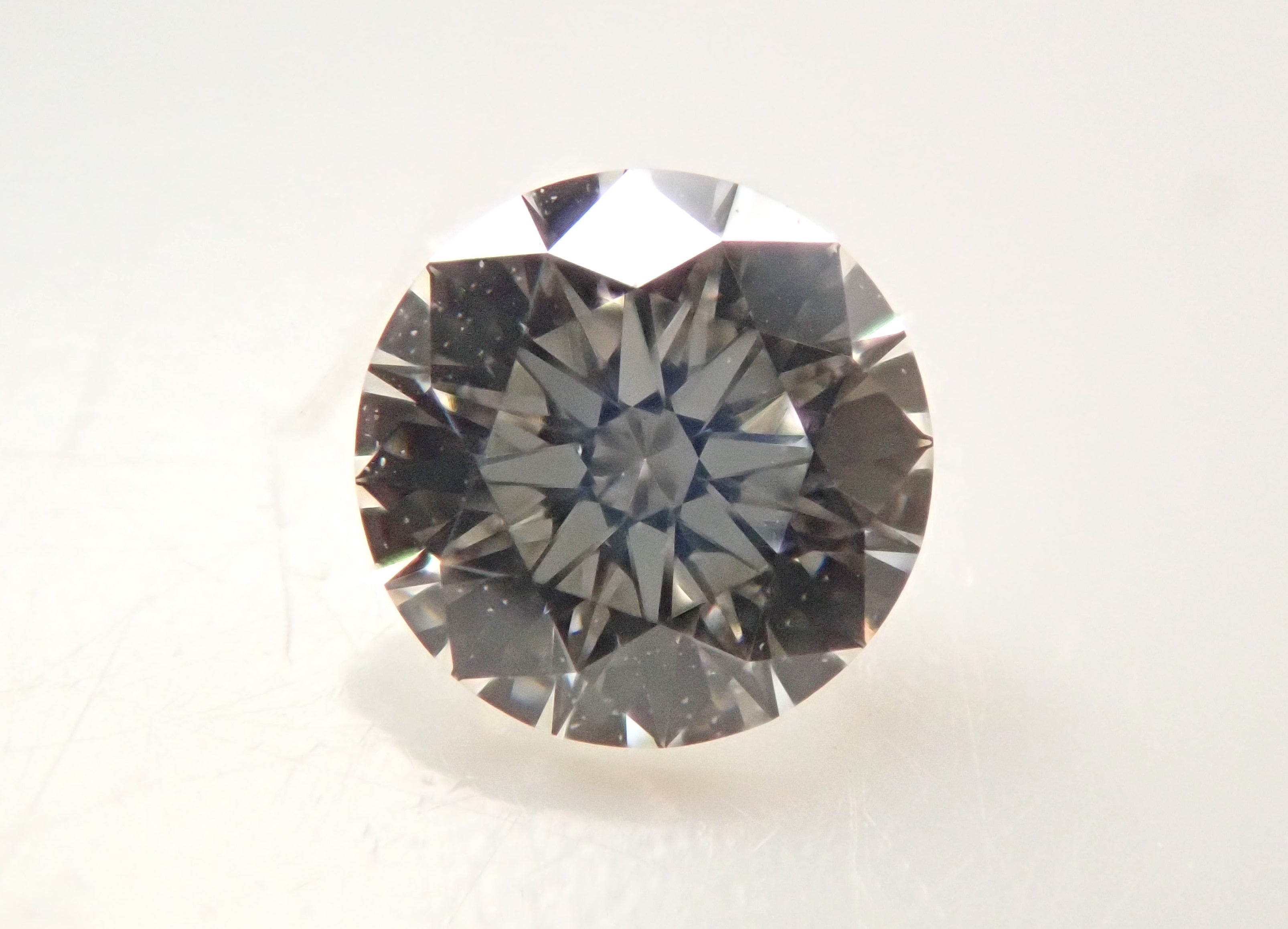 ダイヤモンド 3.3mm/0.134ctルース(I, VVS-2, Excellent H&C)