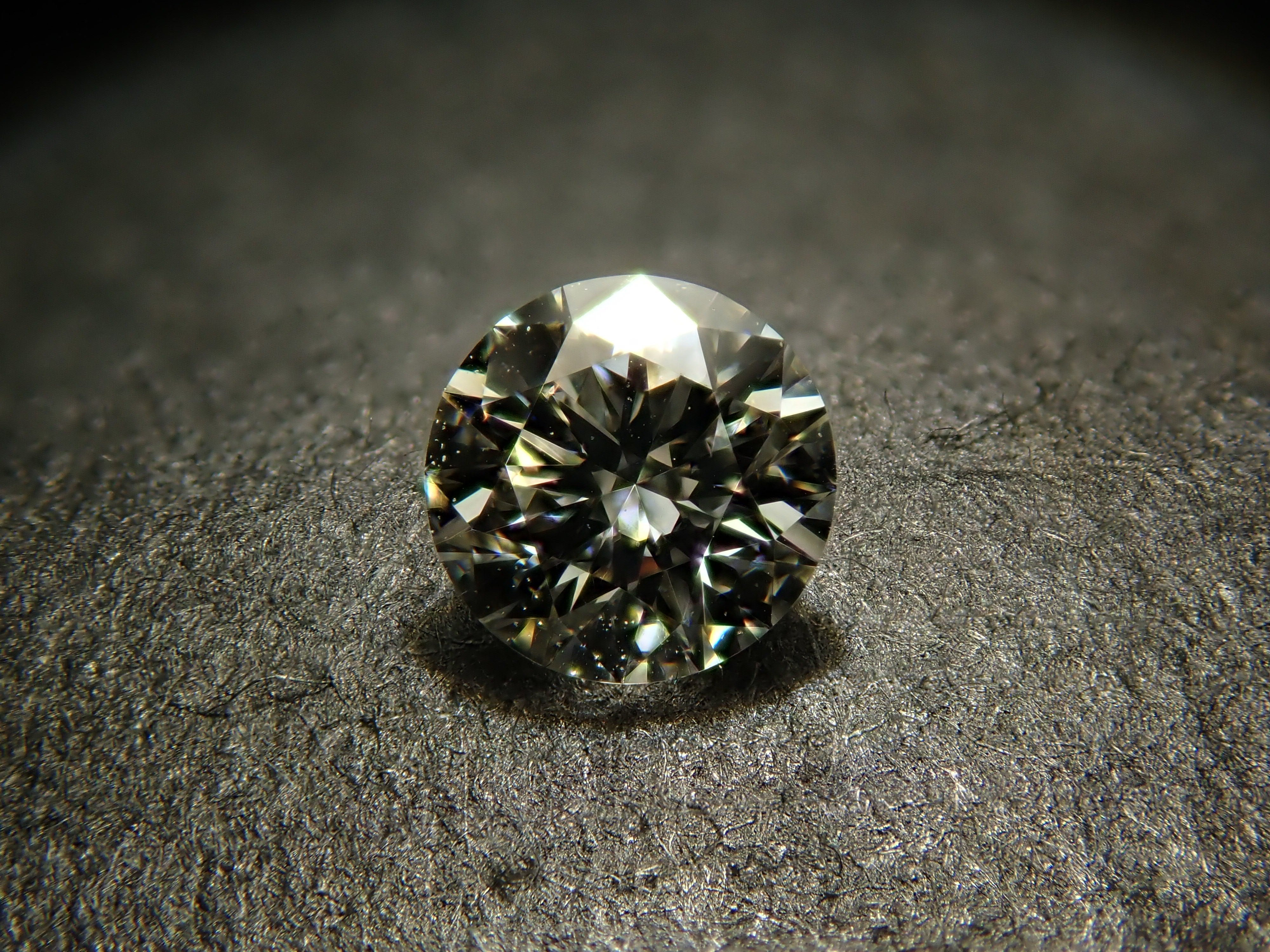 ダイヤモンド 3.3mm/0.134ctルース(I, VVS-2, Excellent H&C)