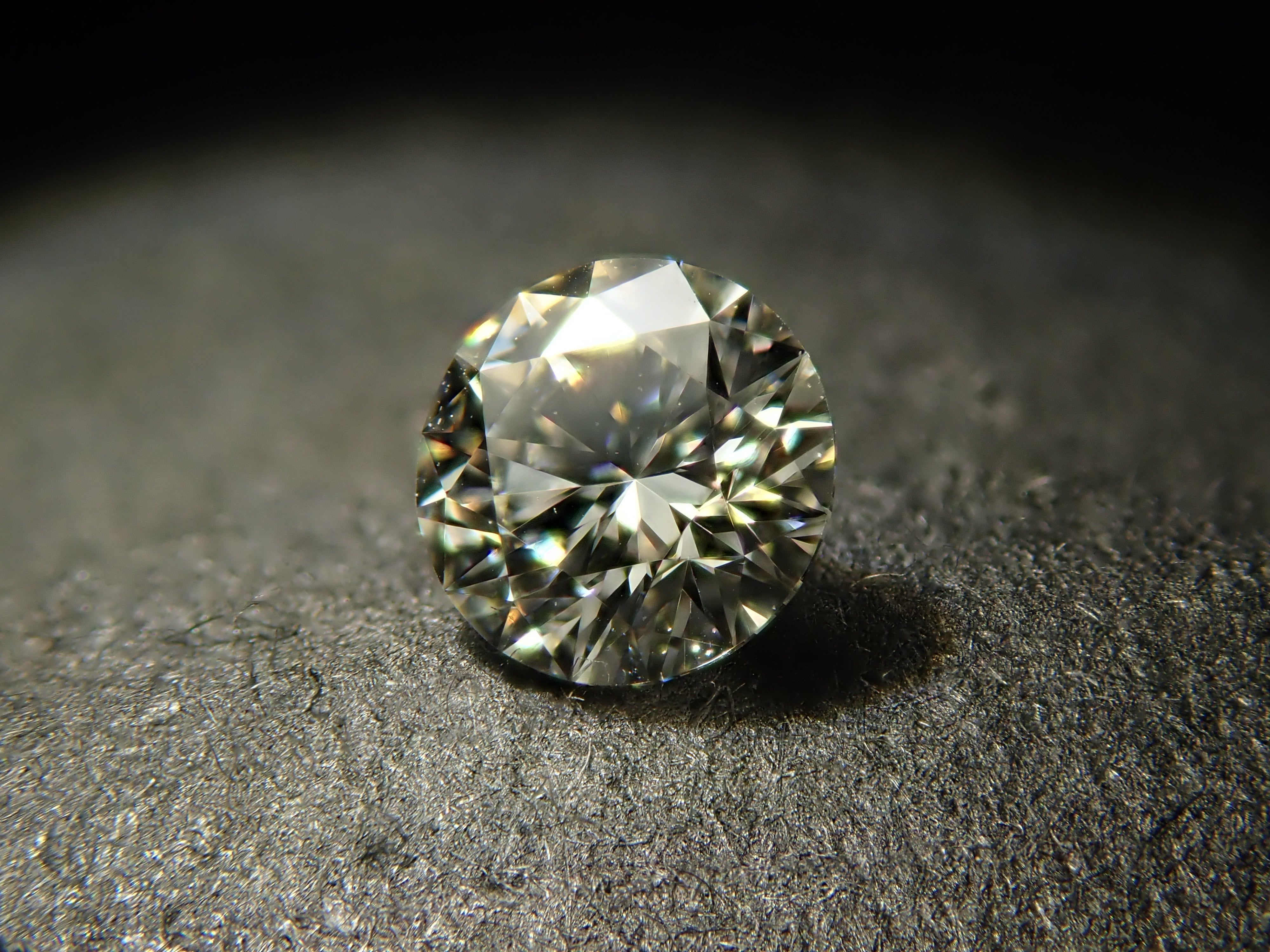 ダイヤモンド 3.3mm/0.134ctルース(I, VVS-2, Excellent H&C)