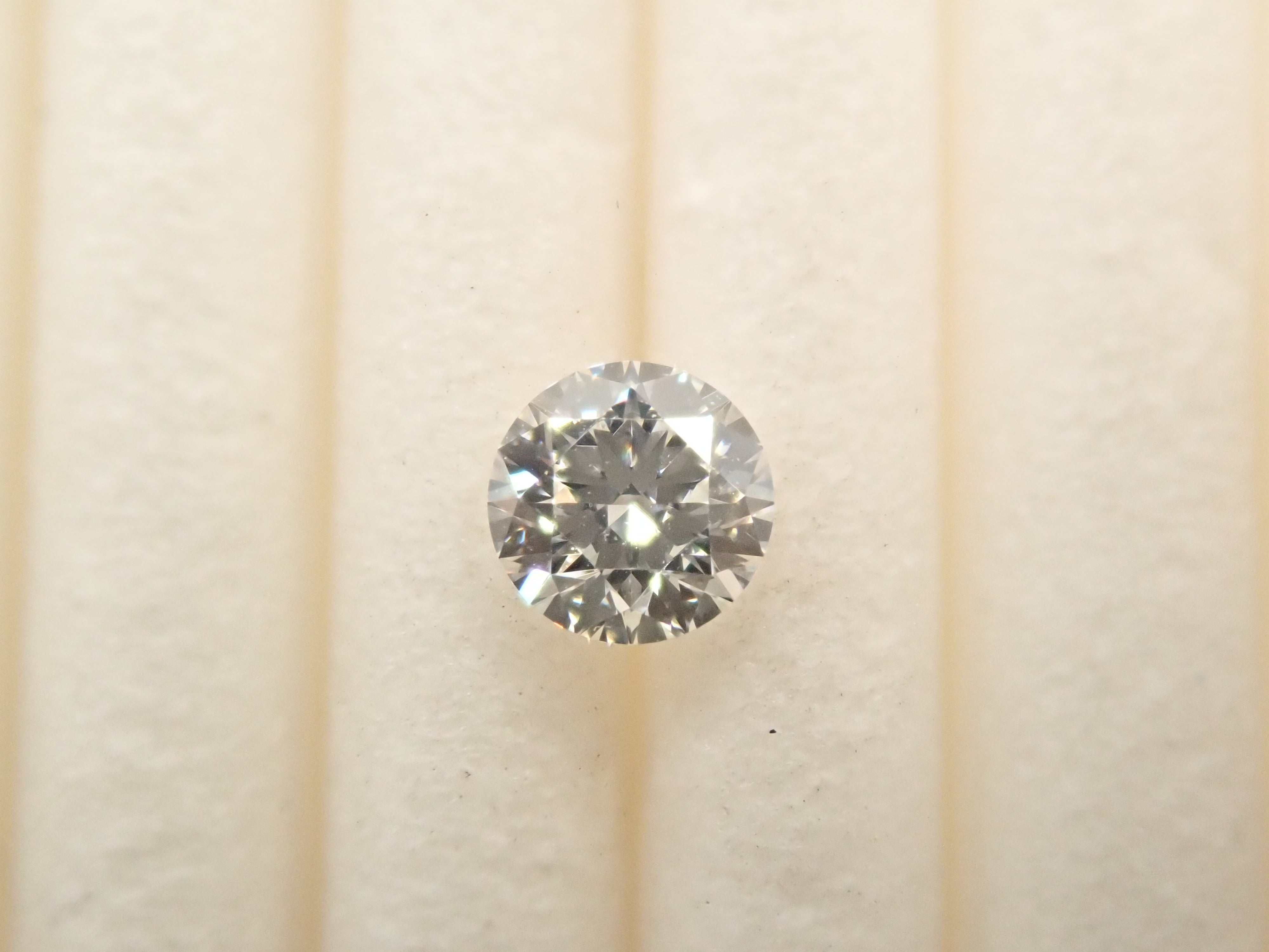 ダイヤモンド(H&C) 3.8mm/0.208ctルース(G, IF, 3Excellent H&C)