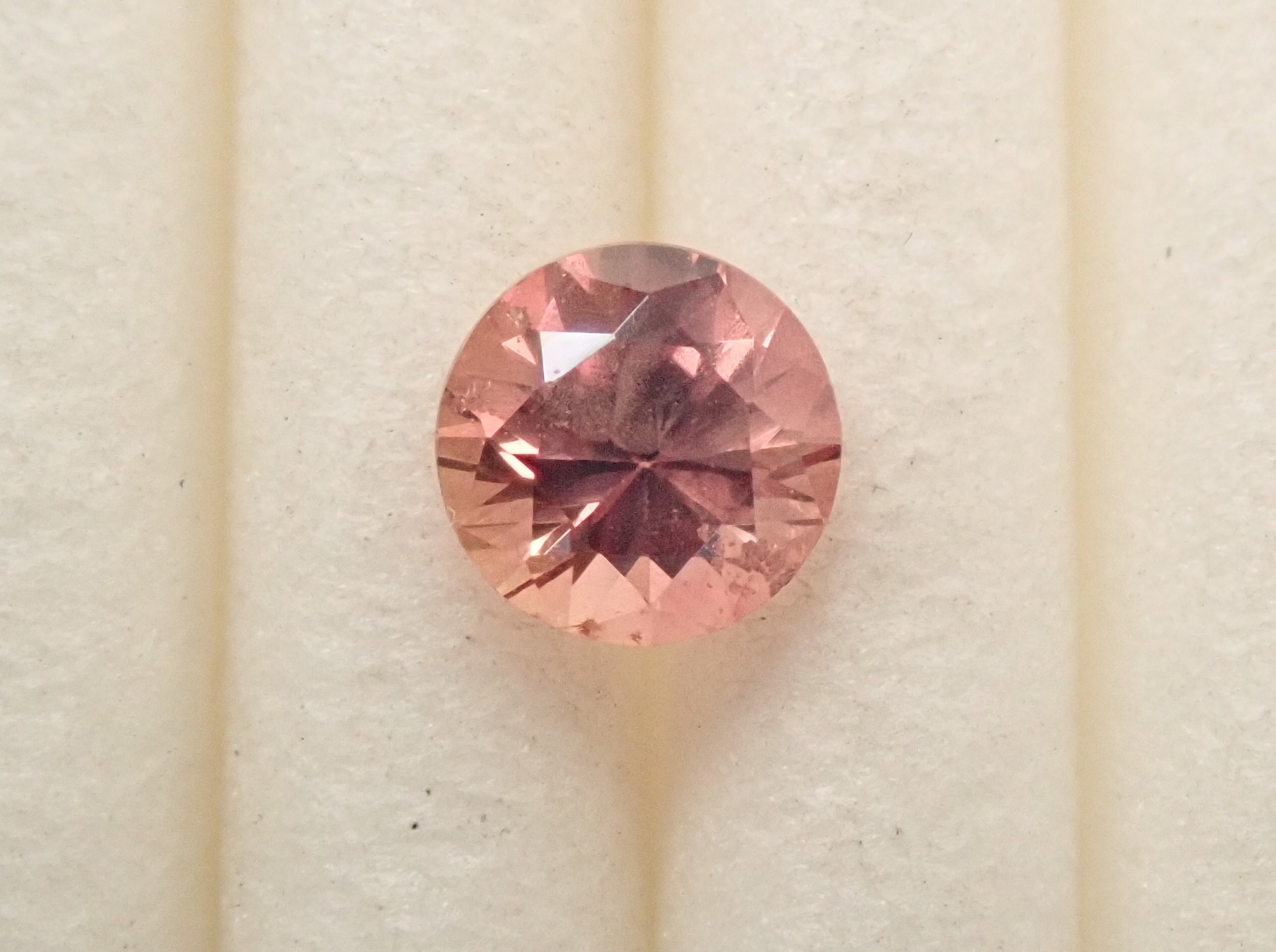 非加熱パパラチアサファイア 3.9mm/0.290ctルース GIA