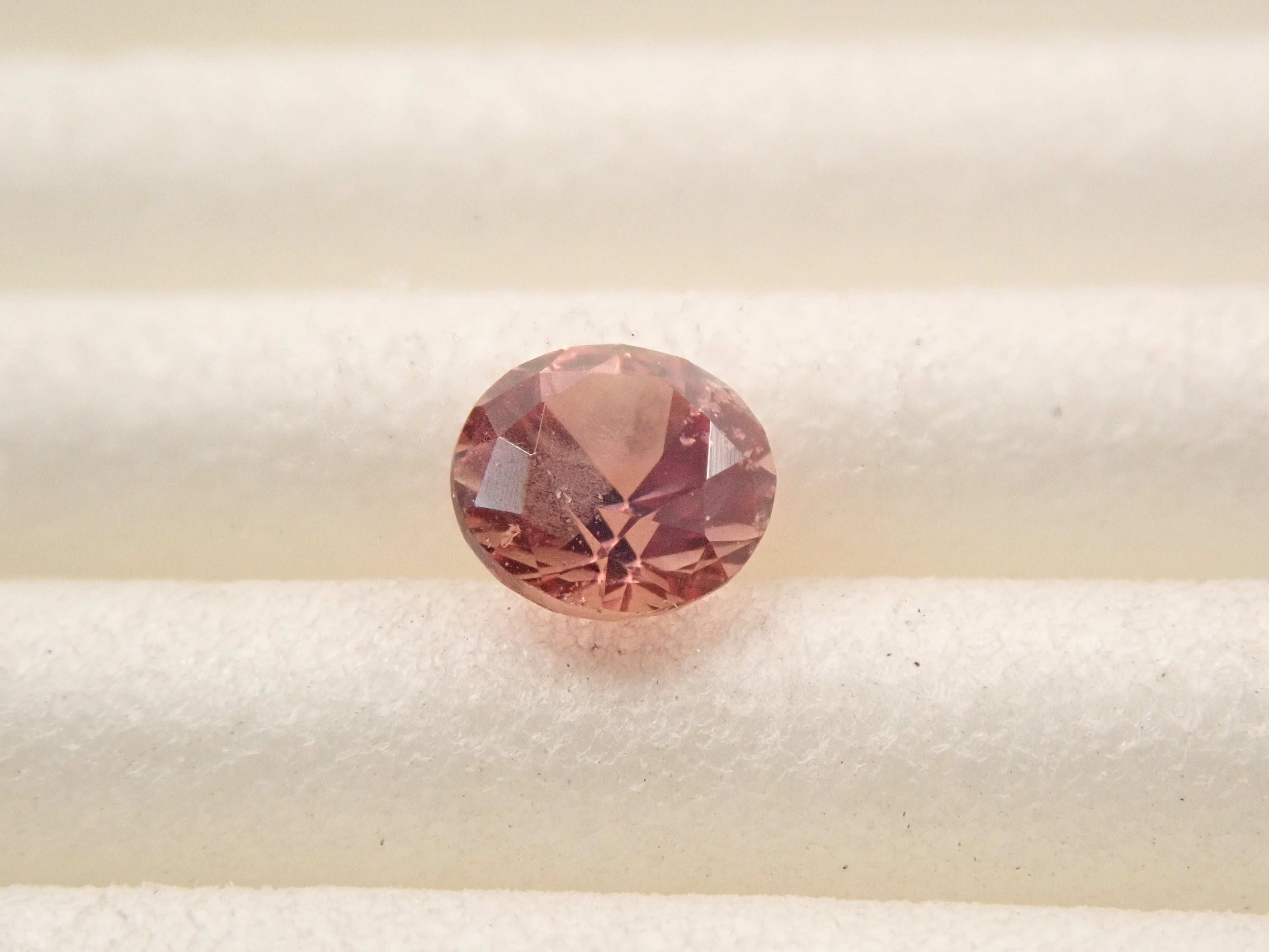 非加熱パパラチアサファイア 3.9mm/0.290ctルース GIA