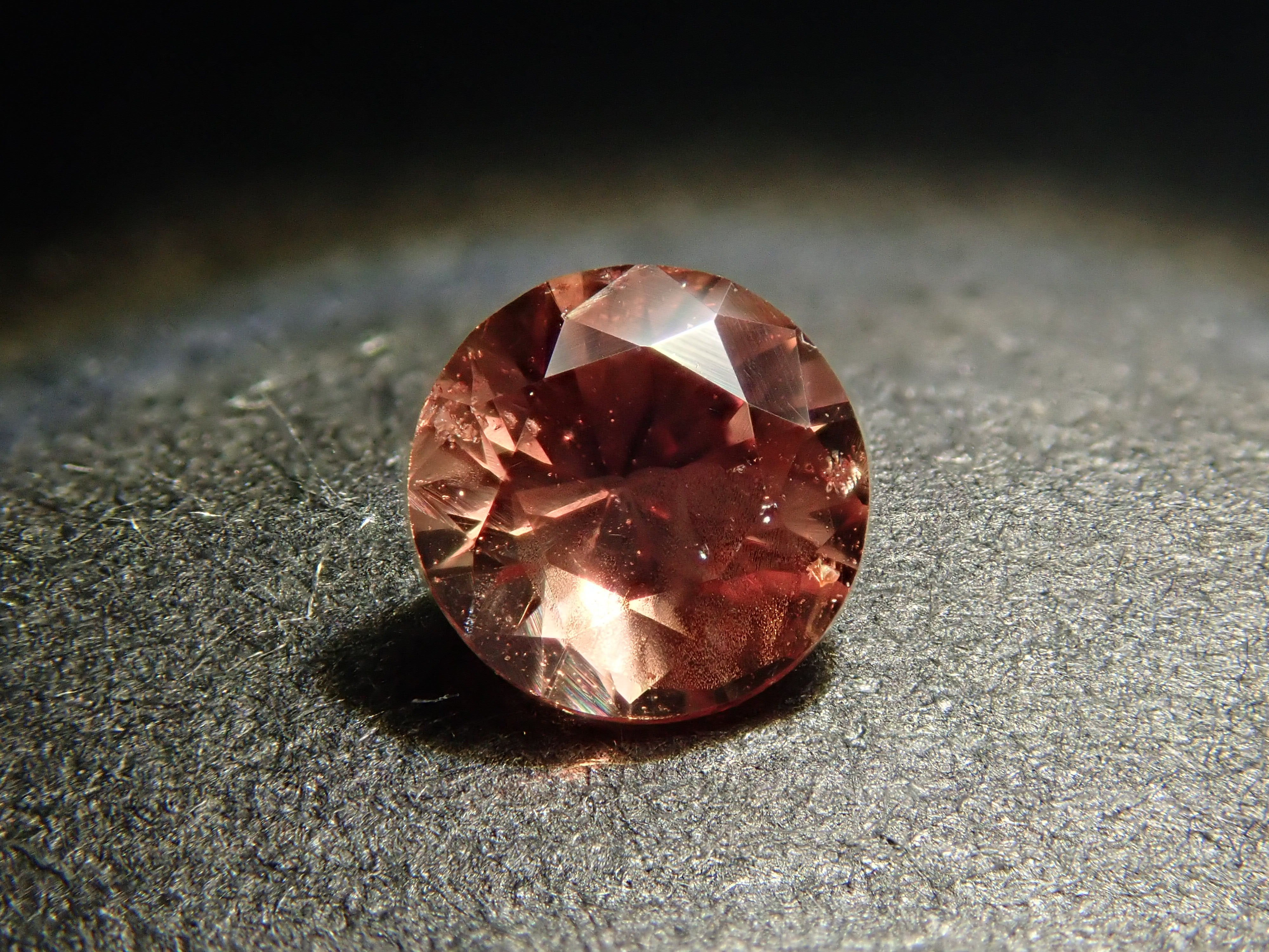 非加熱パパラチアサファイア 3.9mm/0.290ctルース GIA