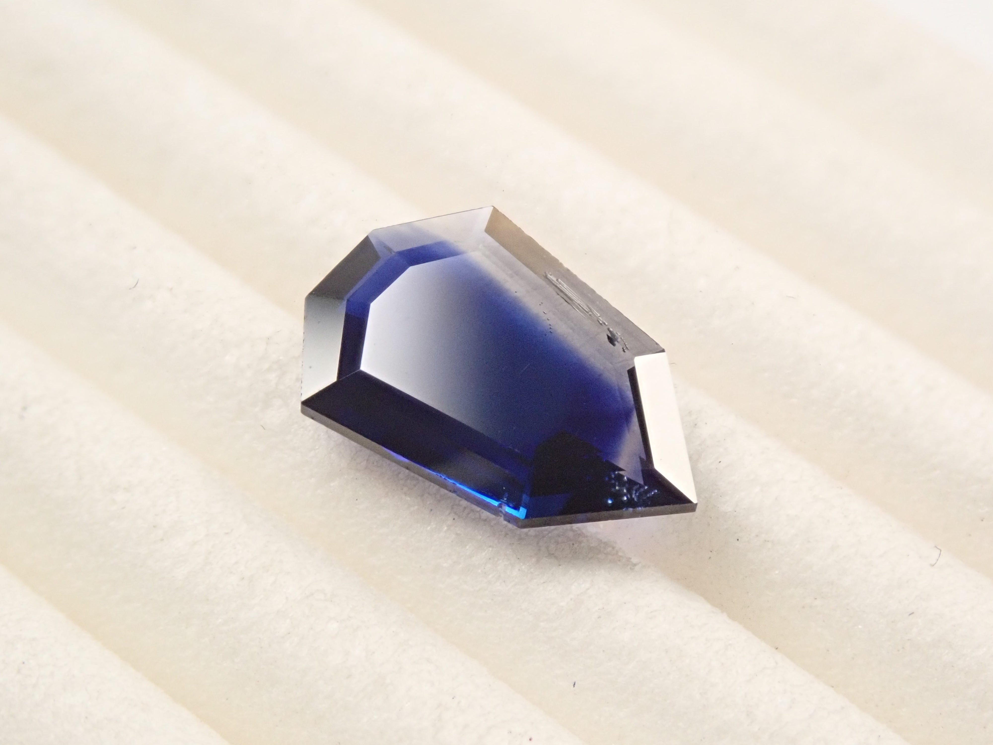 マダガスカル産非加熱ブルーサファイア 1.310ctルース GIA