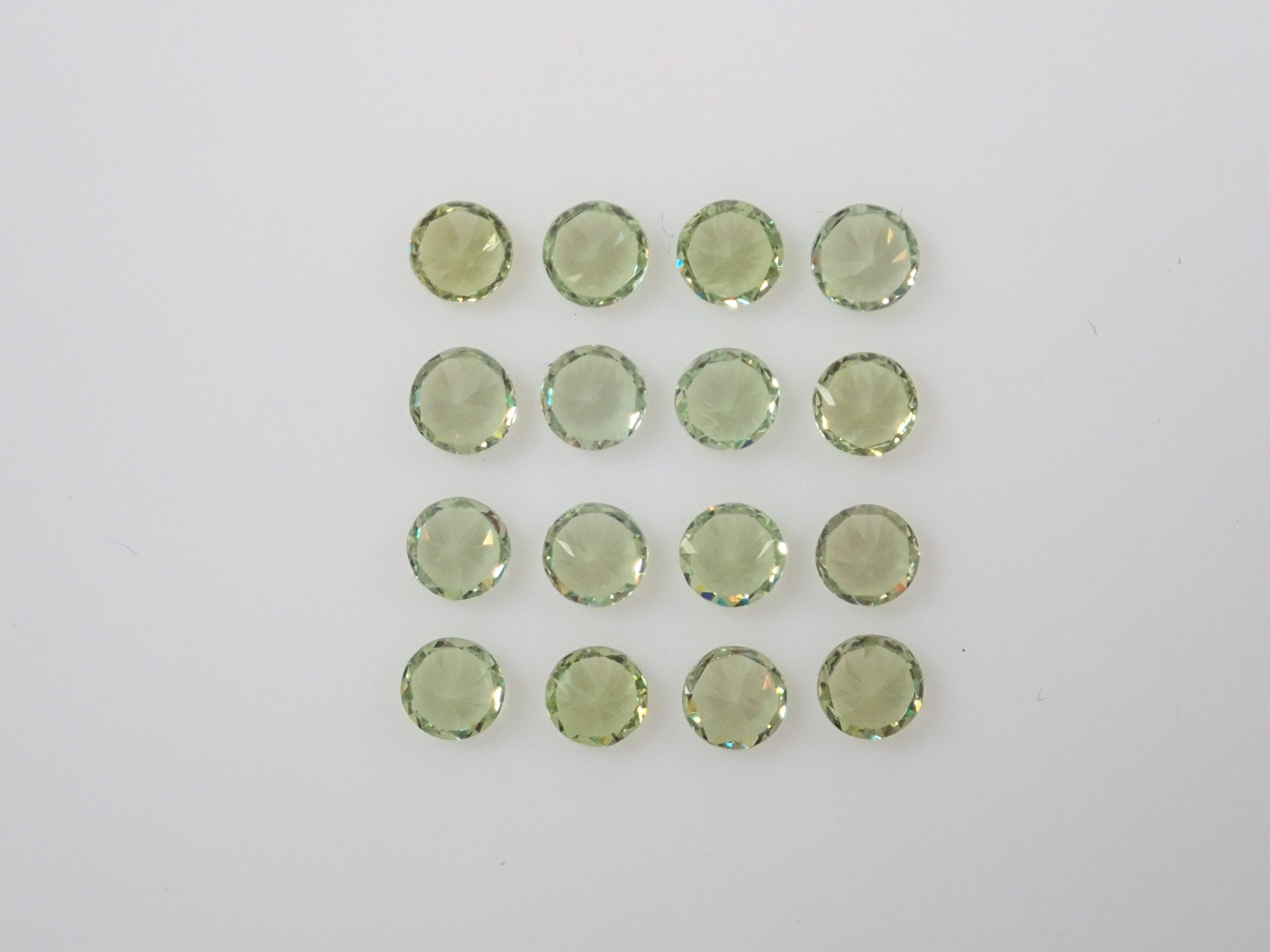 俄羅斯濃綠榴石(2毫米,圓形切割)1石(多買可折扣)