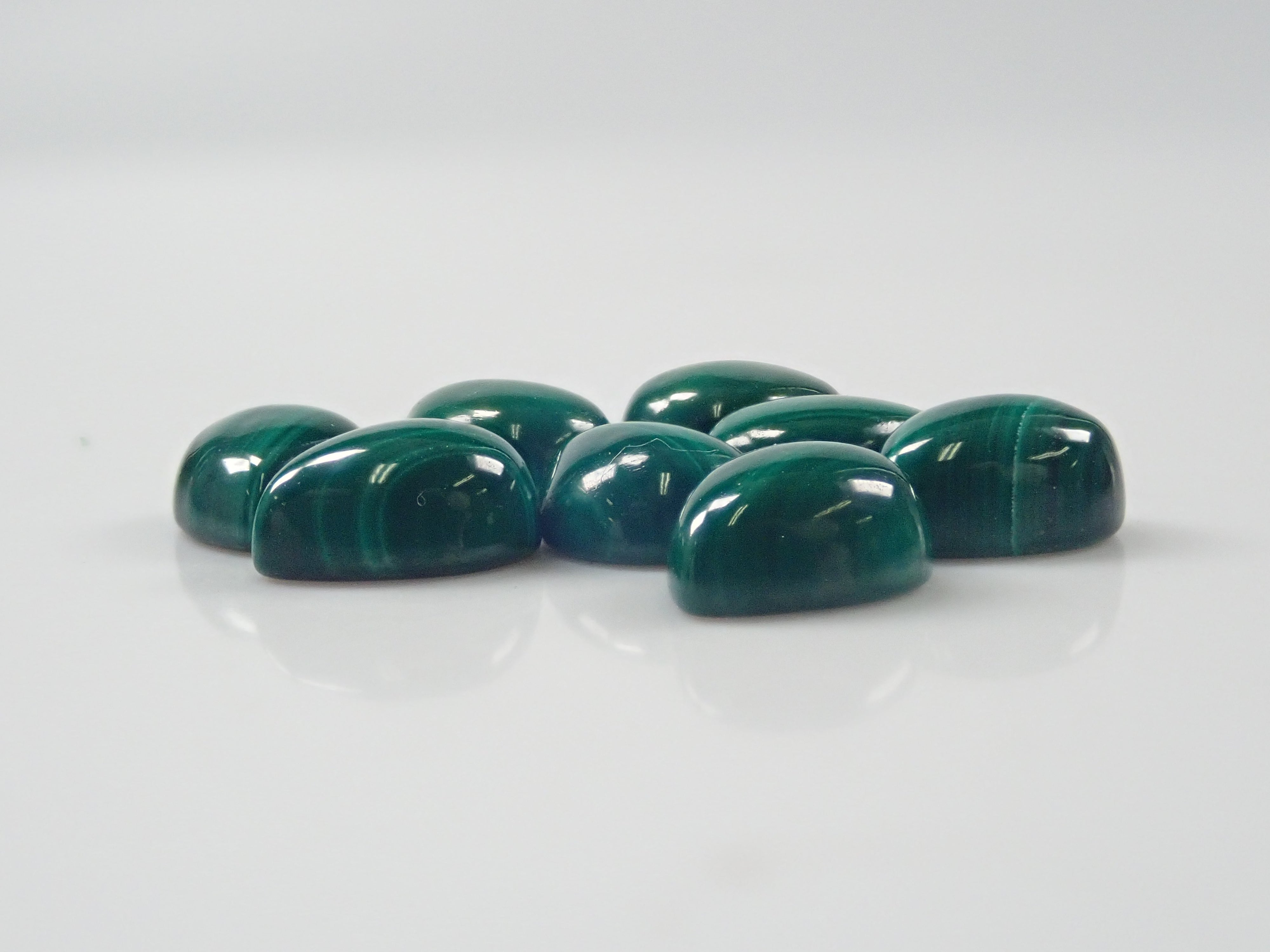 マラカイト2石セット ルース(6×8mm,ペアシェイプカット)《複数購入割引有》