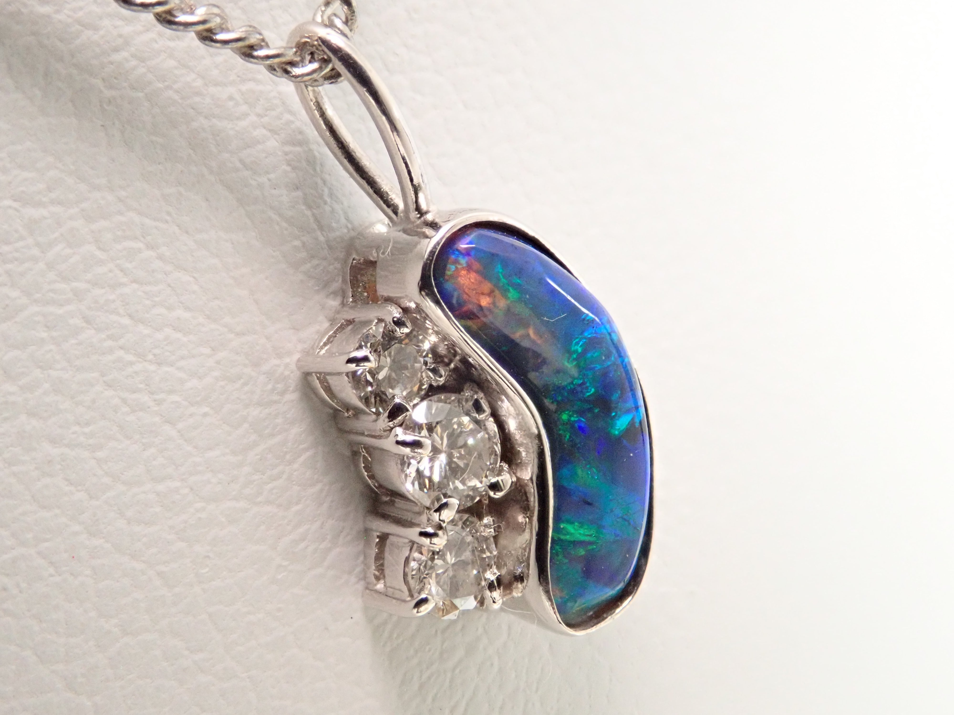 【刊載於22602660】【七彩珠寶】Pt900 黑歐泊 0.58ct 吊墜(項鍊墜)