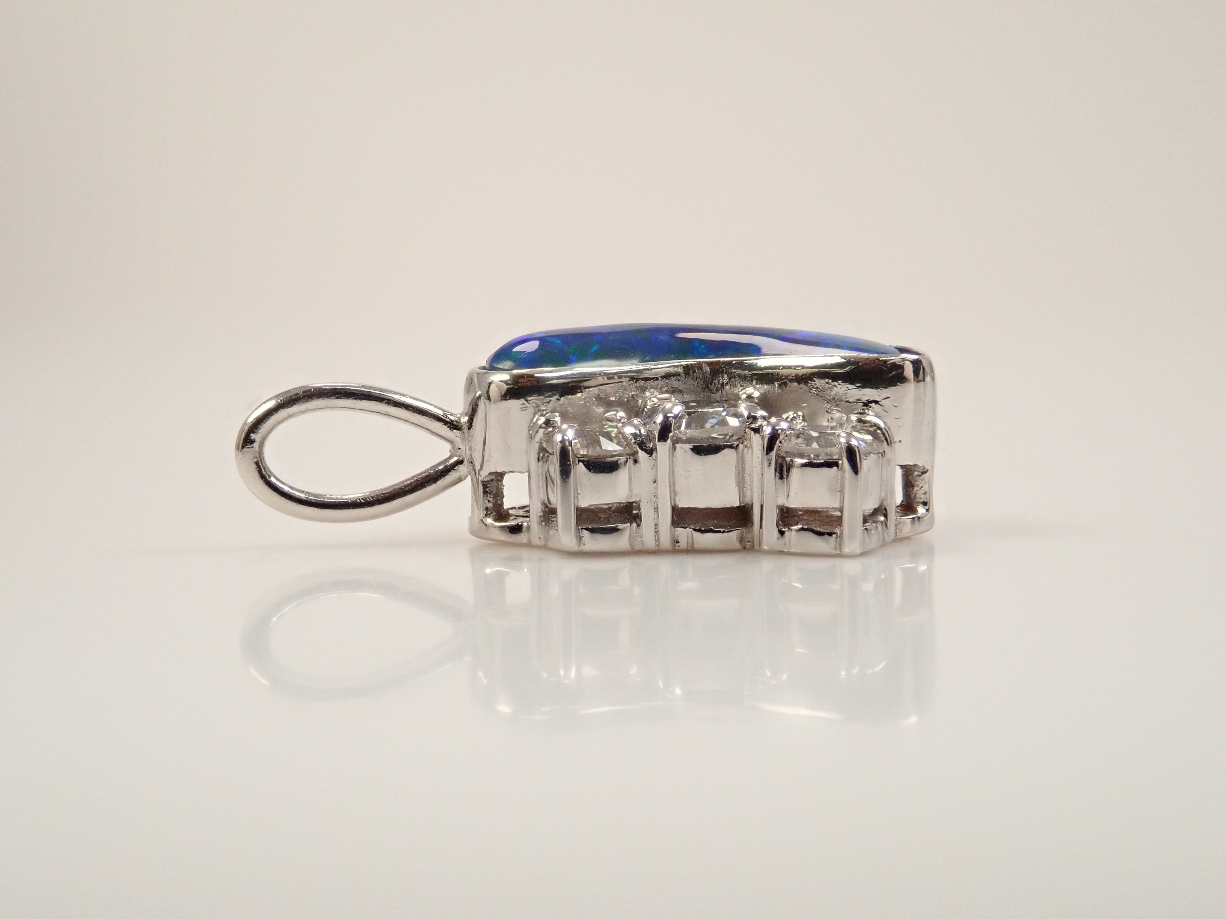 【刊載於22602660】【七彩珠寶】Pt900 黑歐泊 0.58ct 吊墜(項鍊墜)