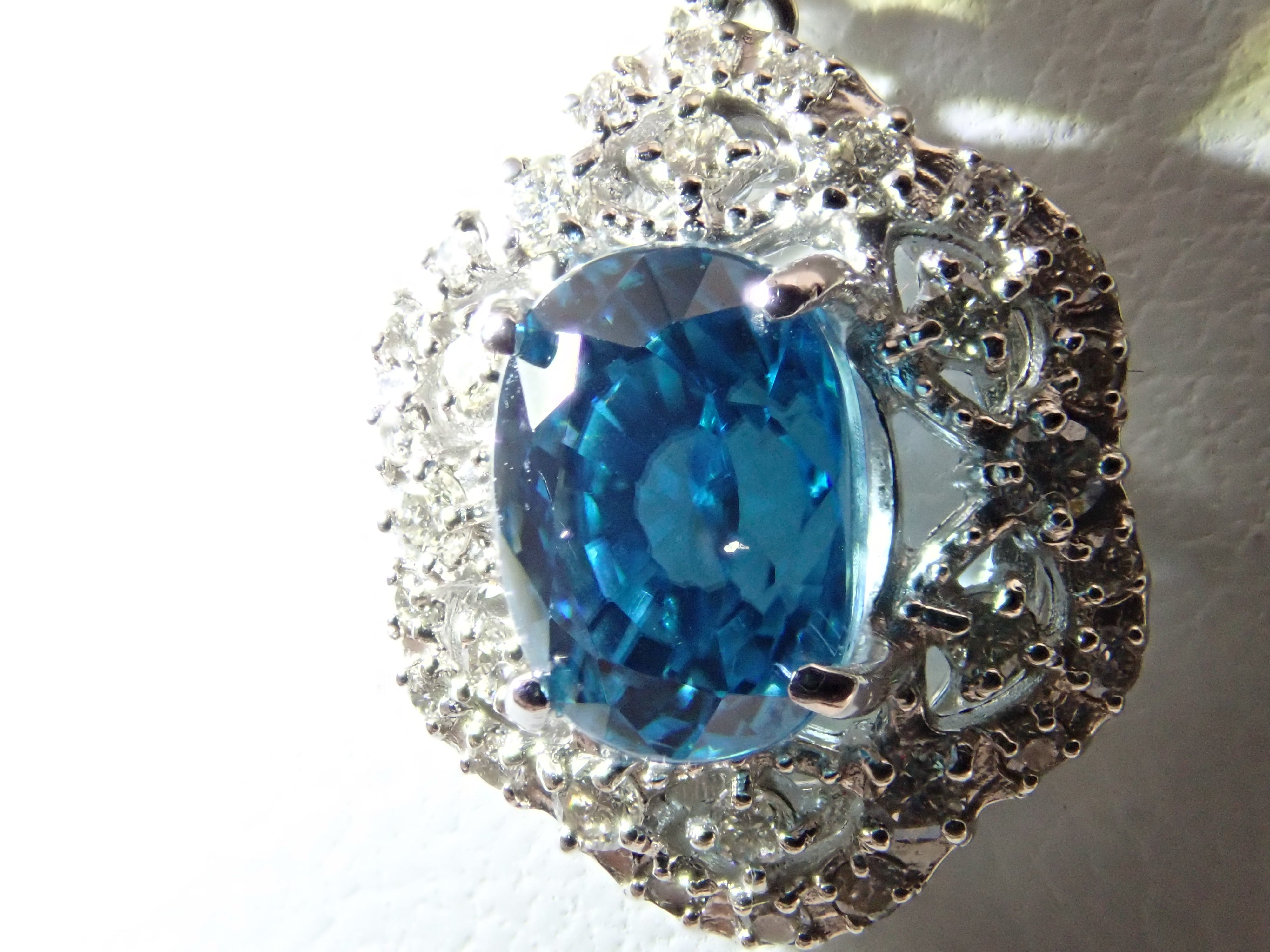 【22602665刊登】Pt900/Pt850 藍色鋯石(拉塔納基里藍)2.45ct 吊墜(項鍊)
