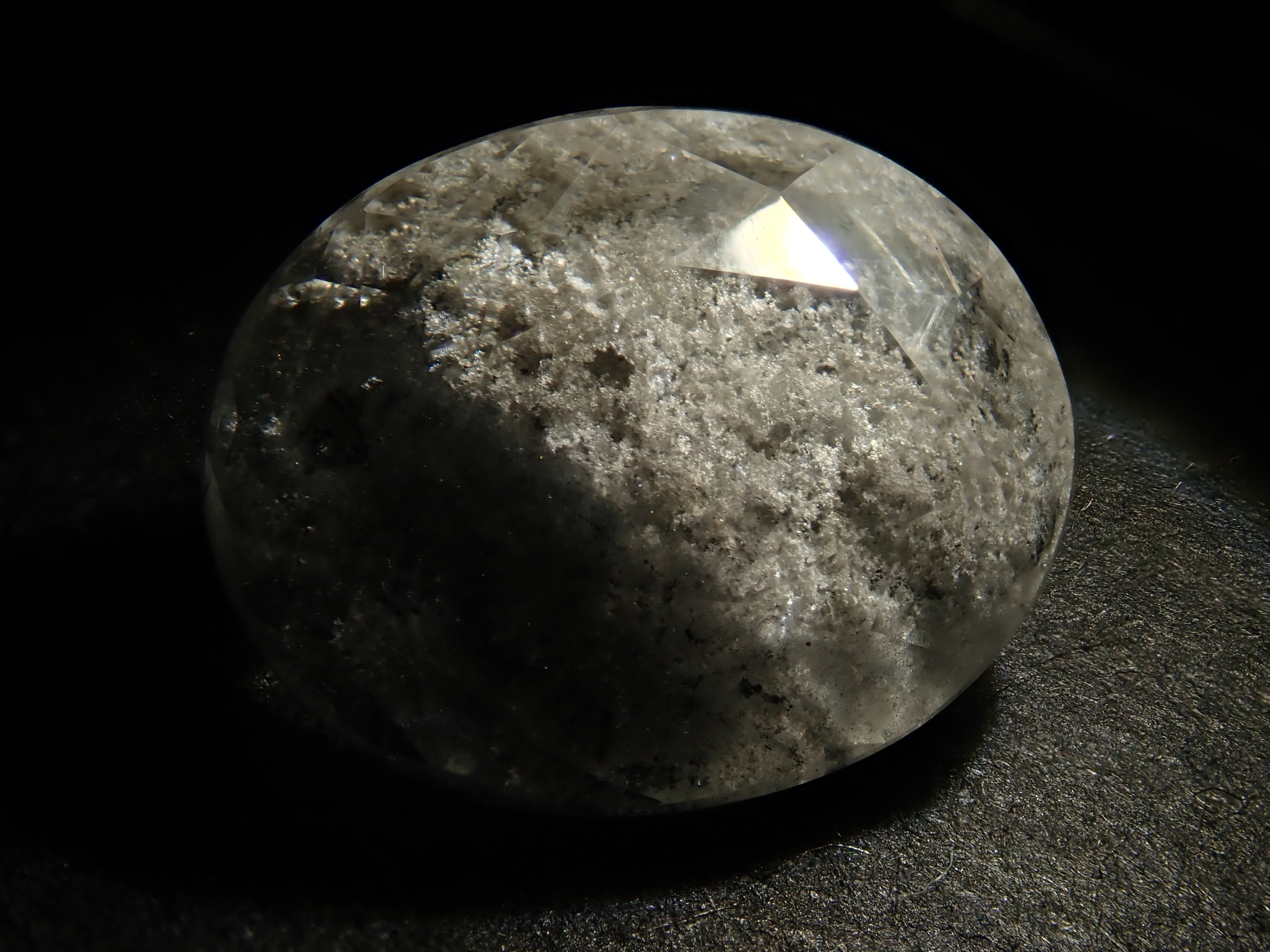 【12562272掲載】ブラジル産ブラックガーデンクォーツ 3.621ctルース