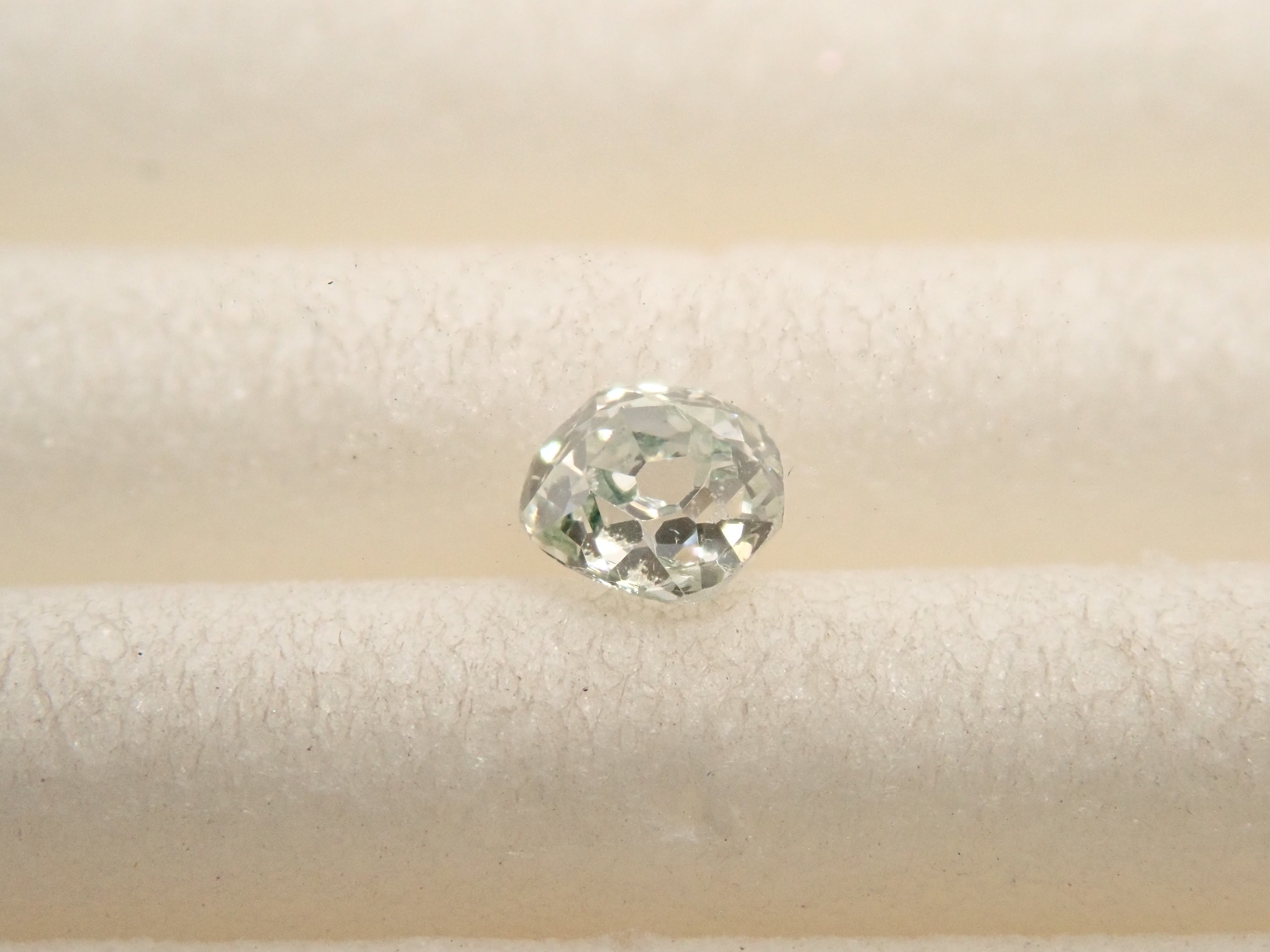 グリーンダイヤモンド 0.100ctルース(VERY LIGHT GREEN, SI-1)