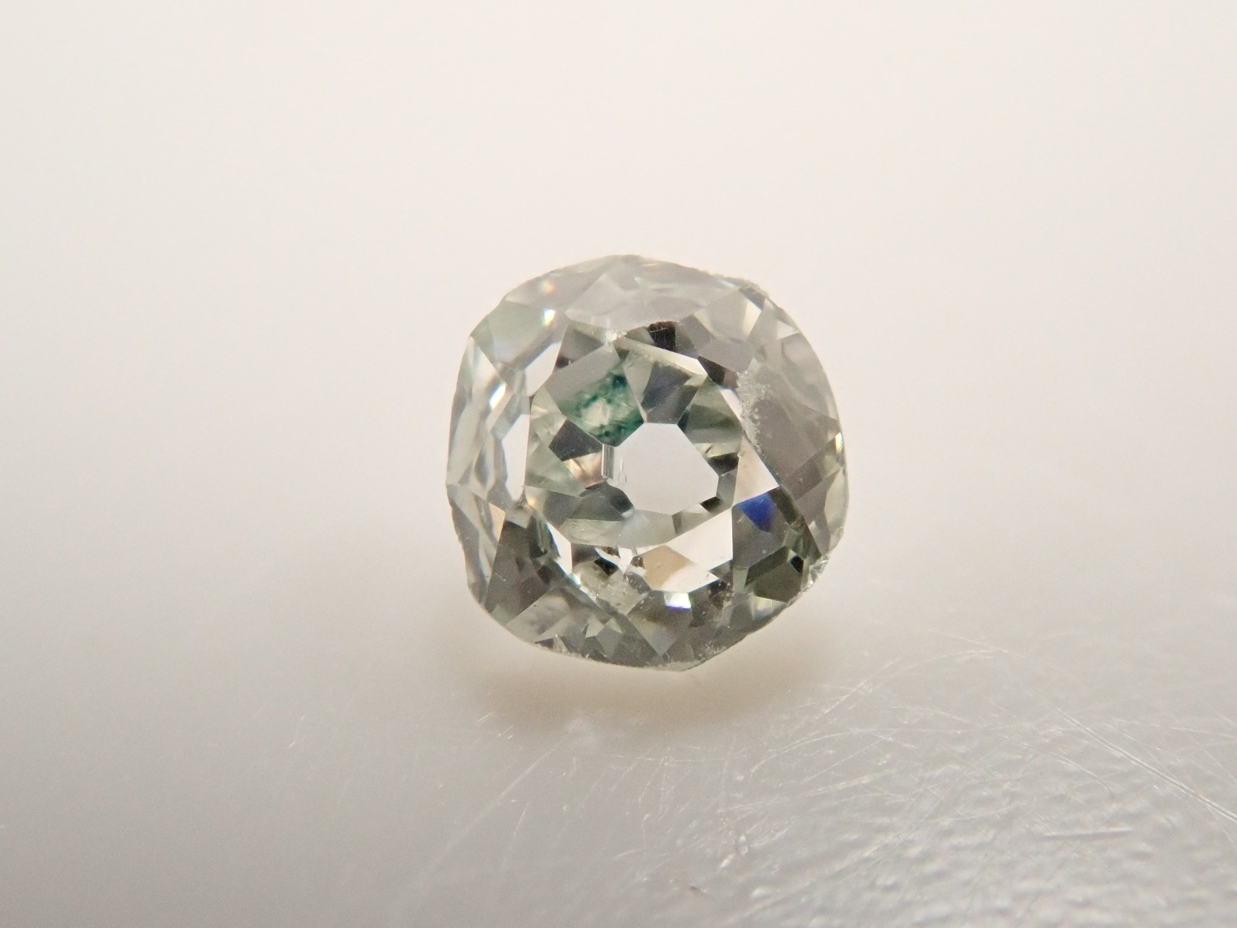 グリーンダイヤモンド 0.100ctルース(VERY LIGHT GREEN, SI-1)