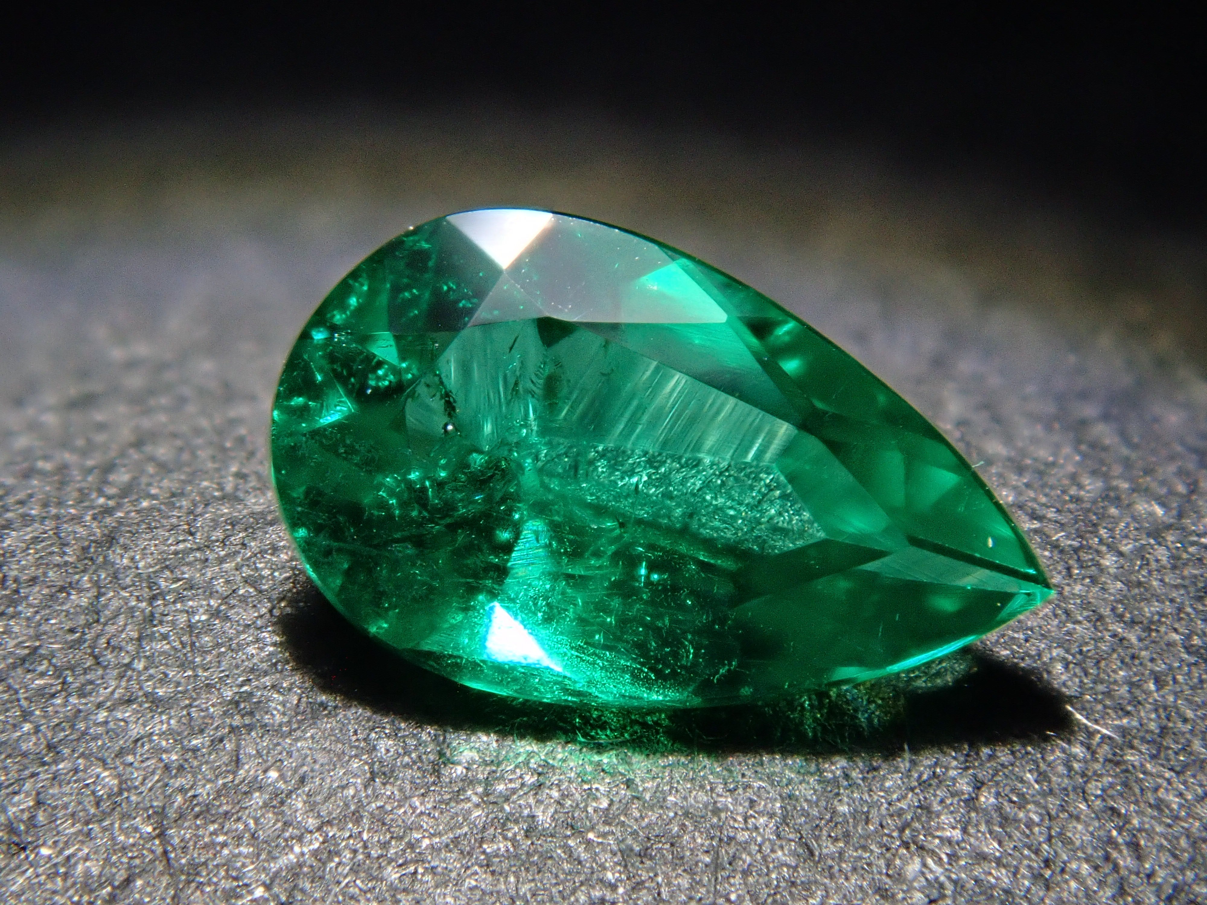 【12563078掲載】コロンビア産エメラルド 0.191ctルース