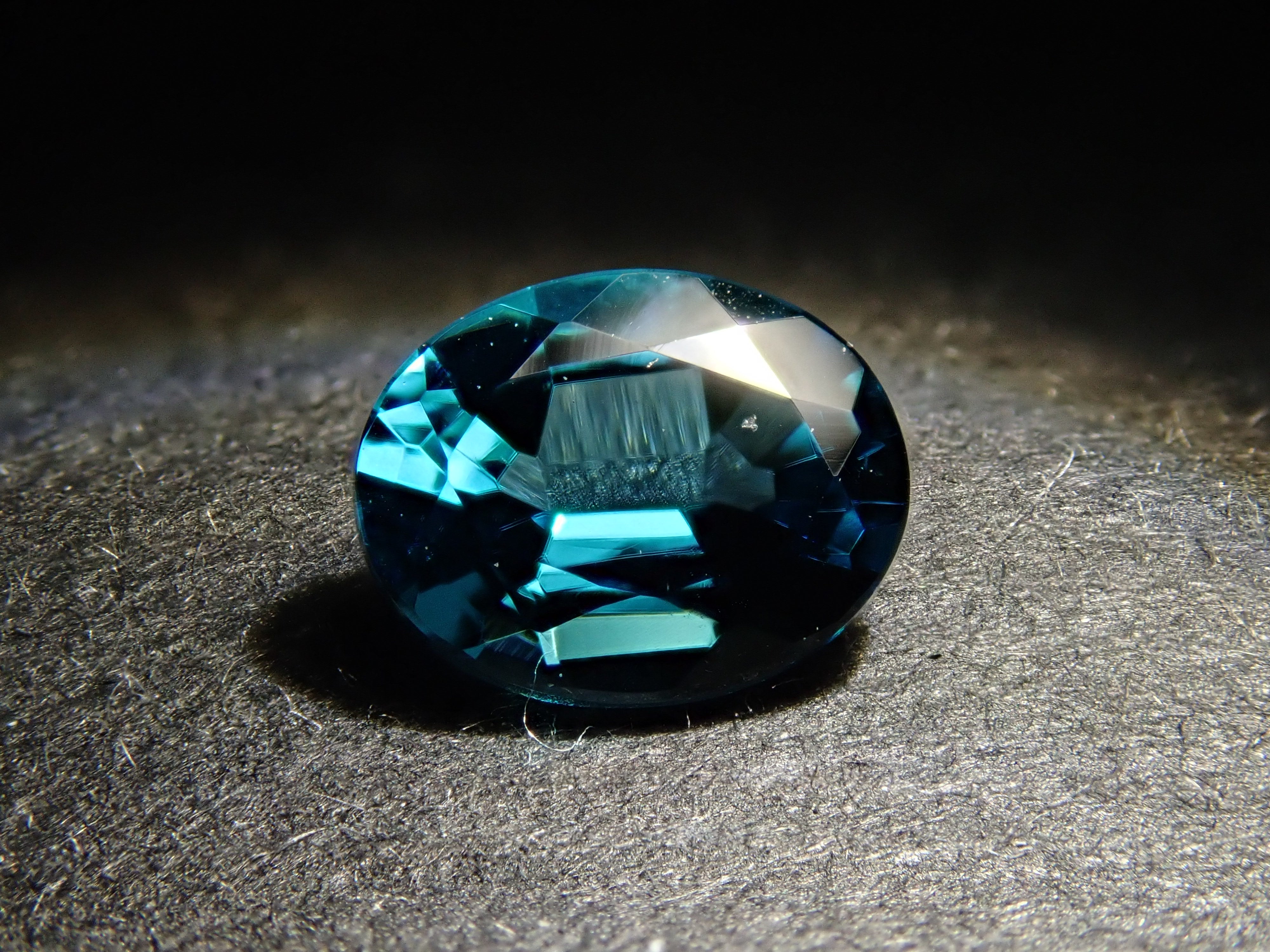 【12563729掲載】ブラジル産インディゴライトトルマリン 0.389ctルース