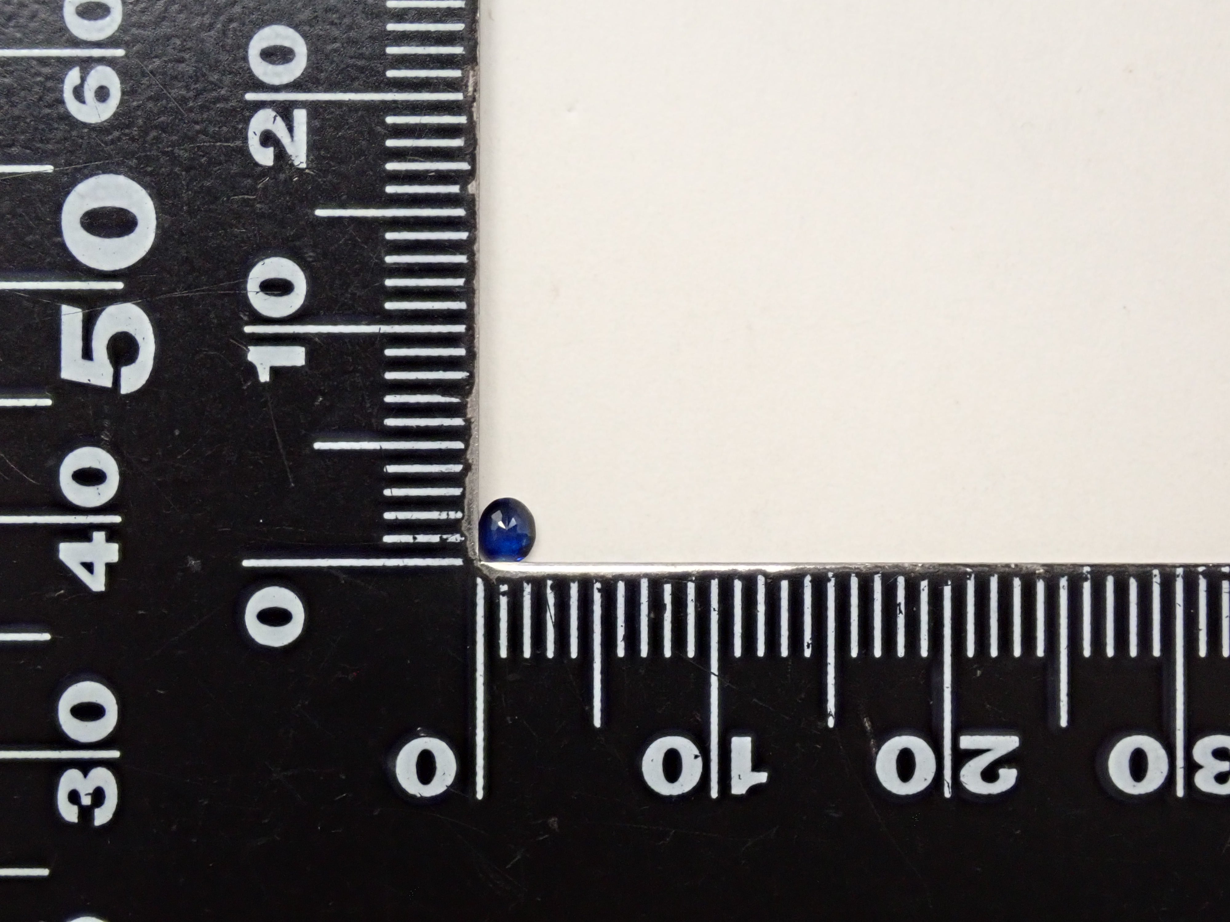 ジンバブエ産ユークレース 0.063ctルース