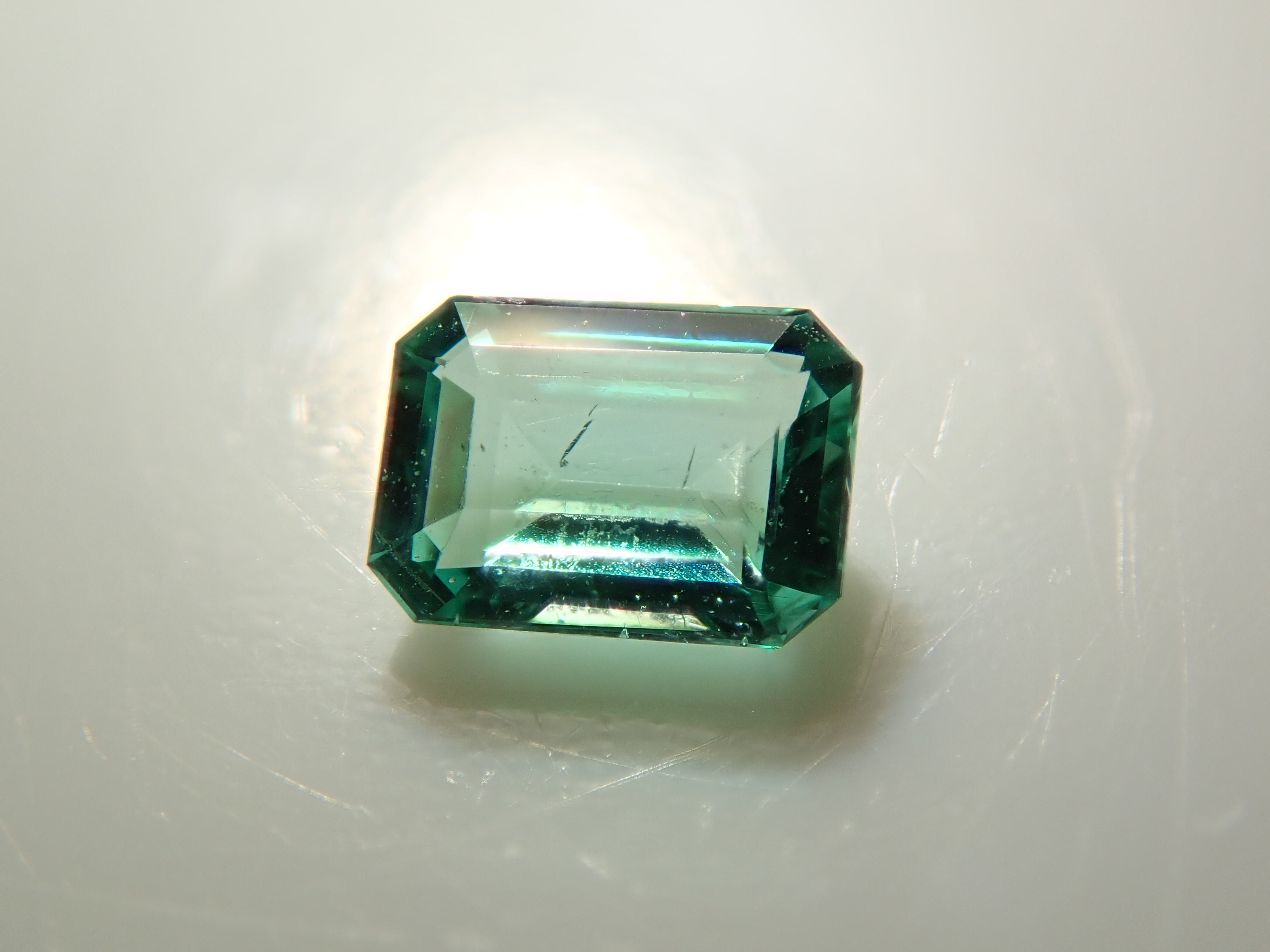 マダガスカル産ノンオイルエメラルド 0.060ctルース GIA