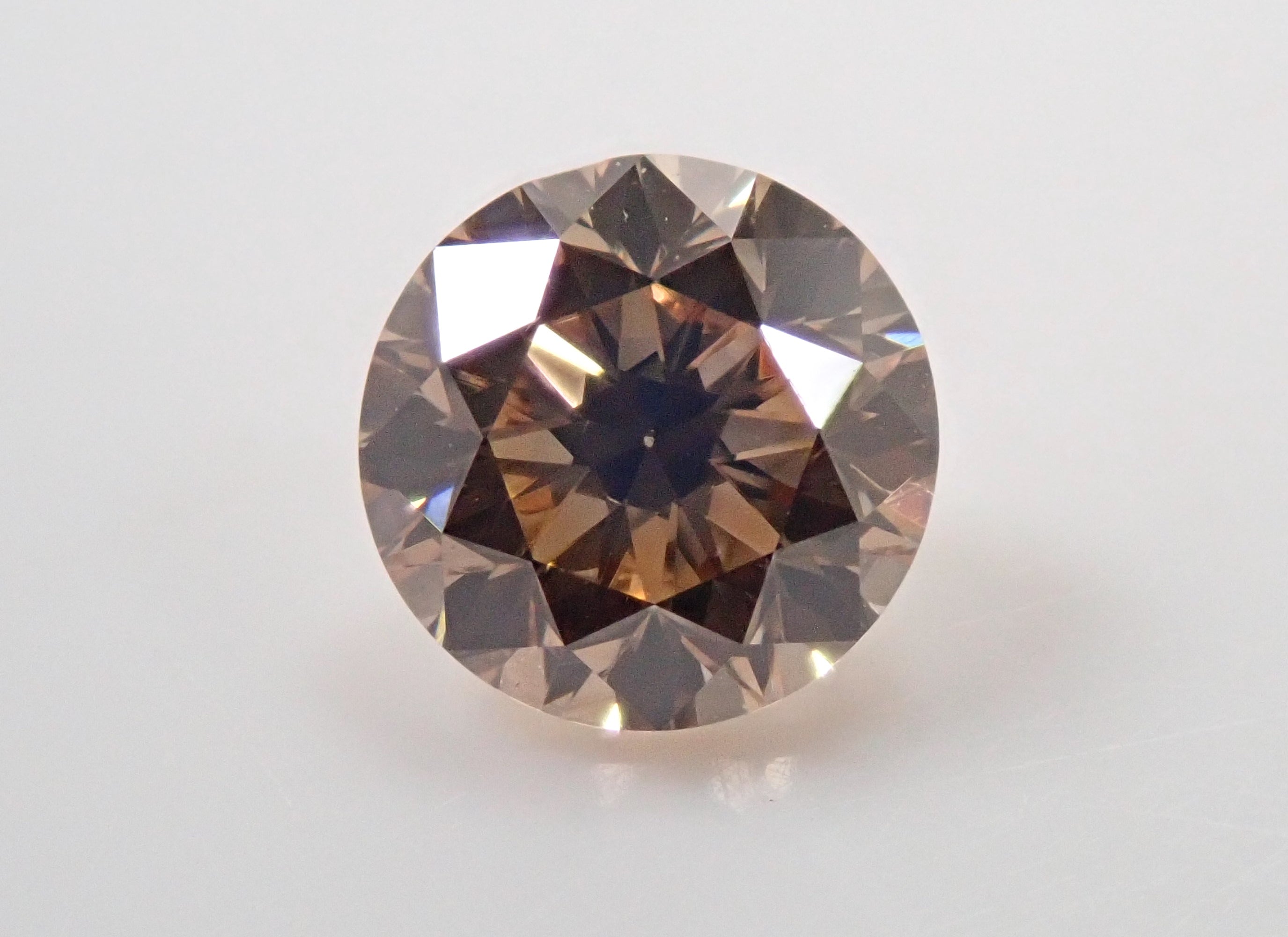 【7/18 22時販売】ブラウンダイヤモンド 5.0mm/0.556ctルース(FANCY LIGHT BROWN, VS-1)