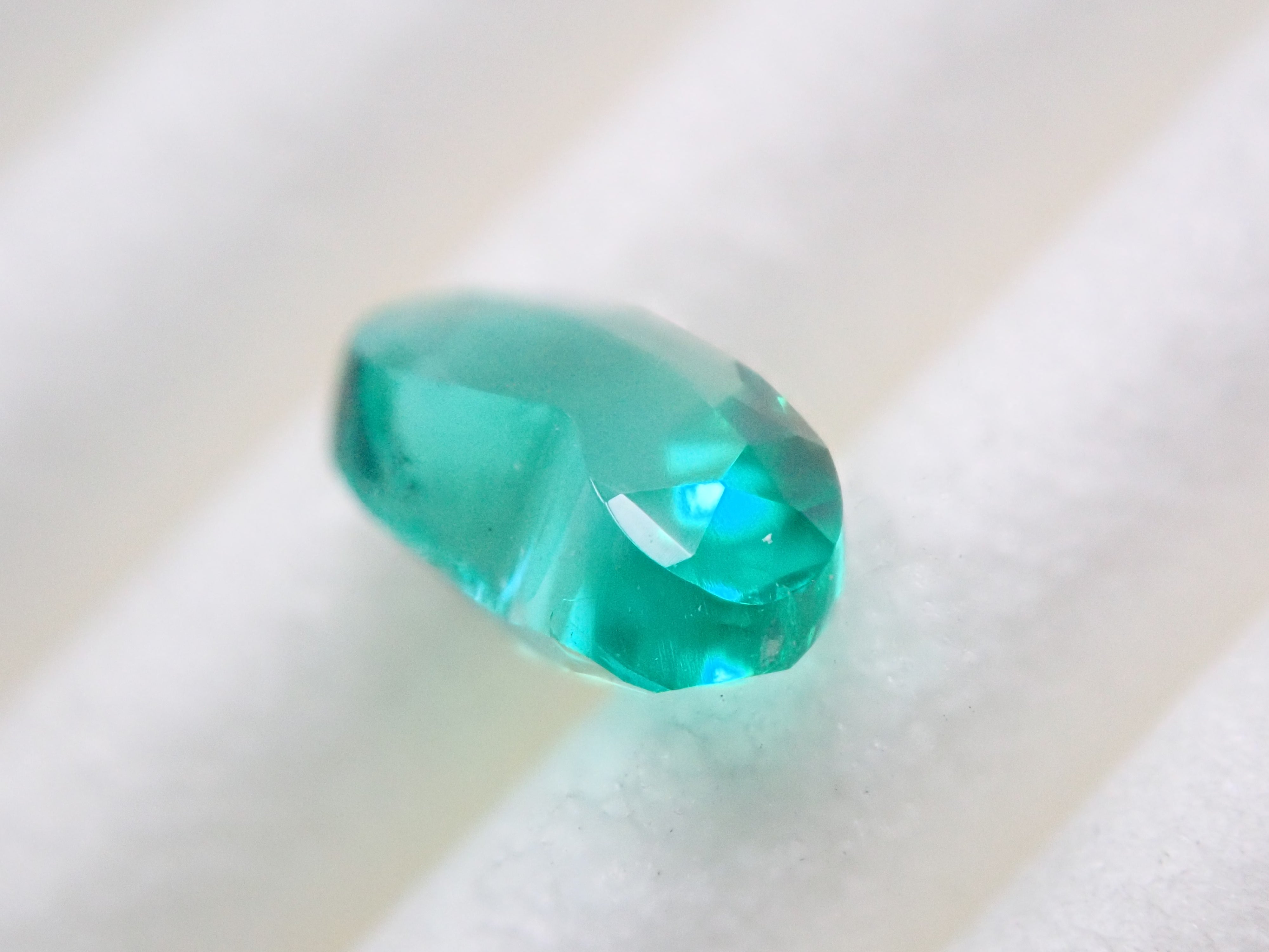 コロンビア産ノンオイルエメラルド 0.290ctルース GIA