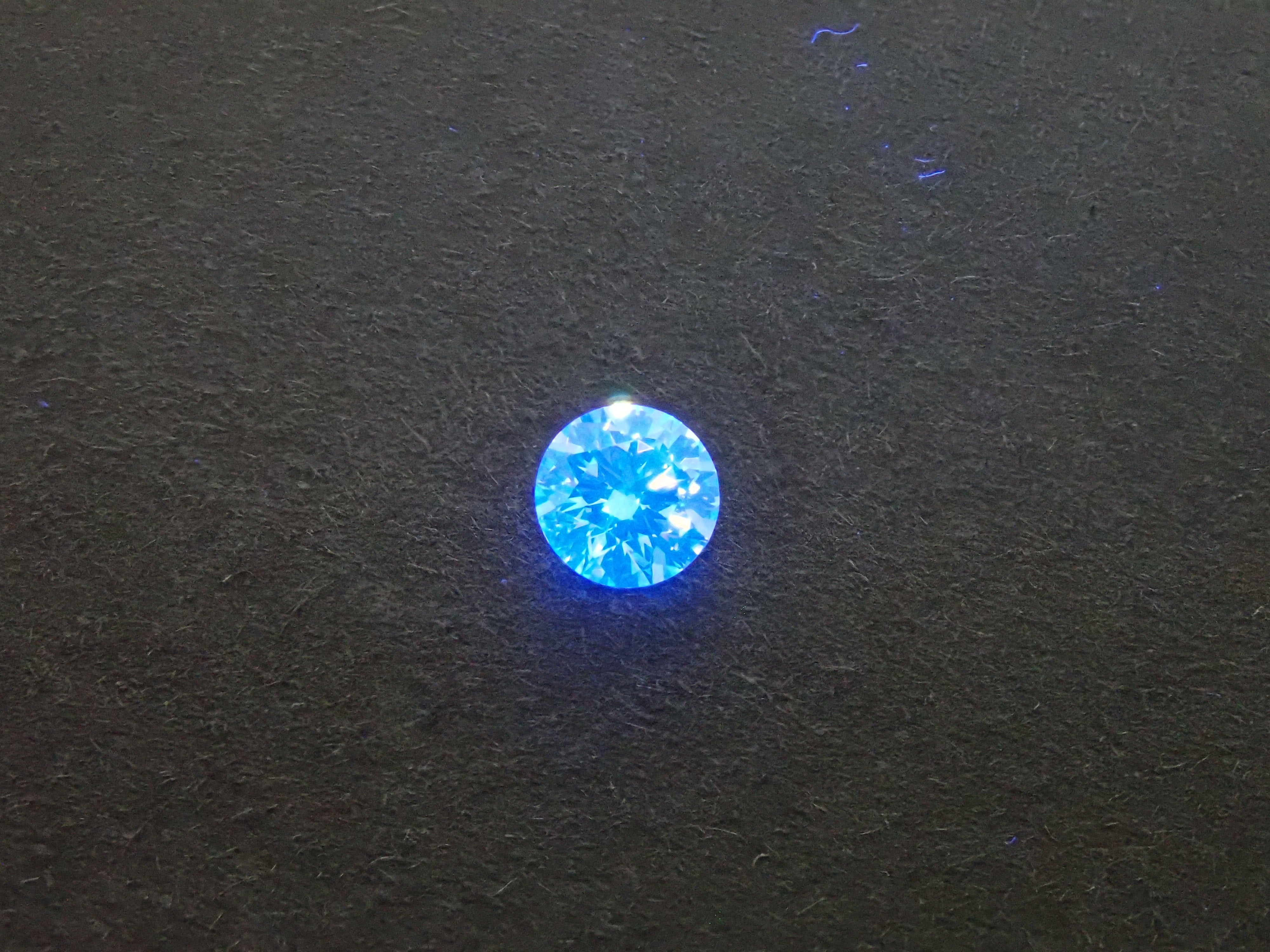 【抽選販売0731_11】ダイヤモンド(H&C) 4.0mm/0.234ctルース(D, VVS-1, 3Excellent H&C)