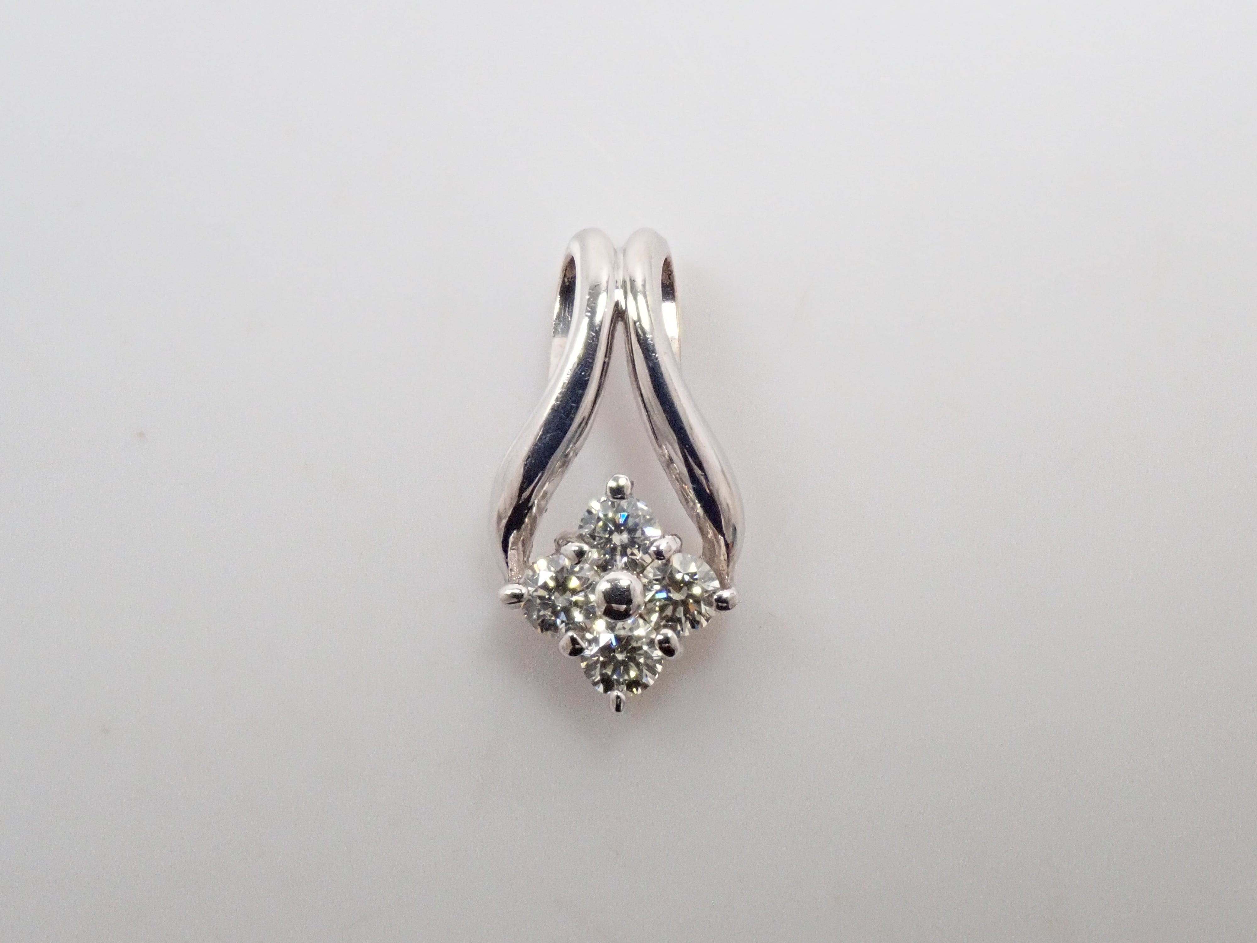 【7/20 22時販売】【カラフリ】K18 ダイヤモンド 0.15ct ペンダントトップ(ネックレストップ)