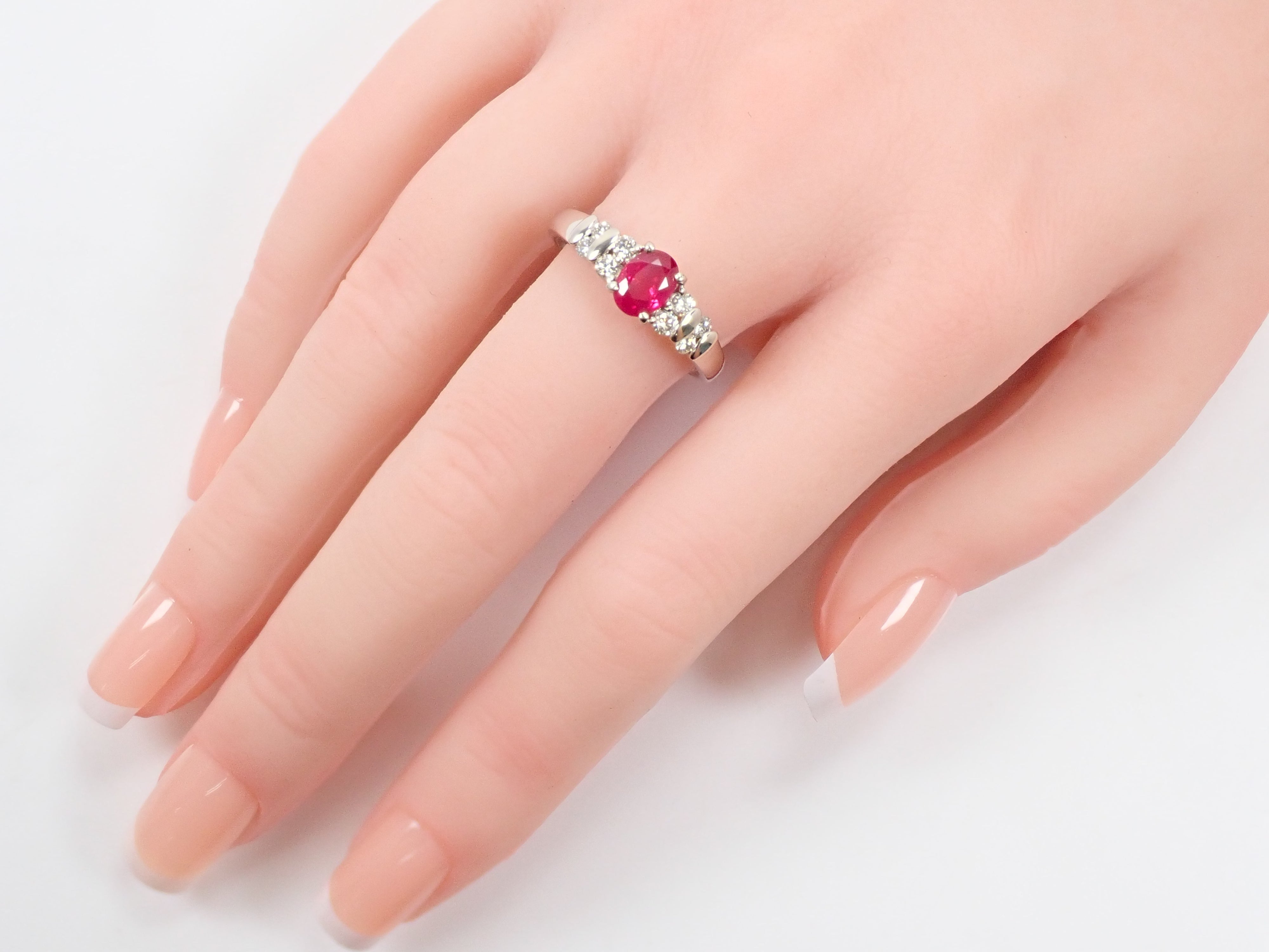 Pt900 ビルマ産ルビー 1.07ct リング