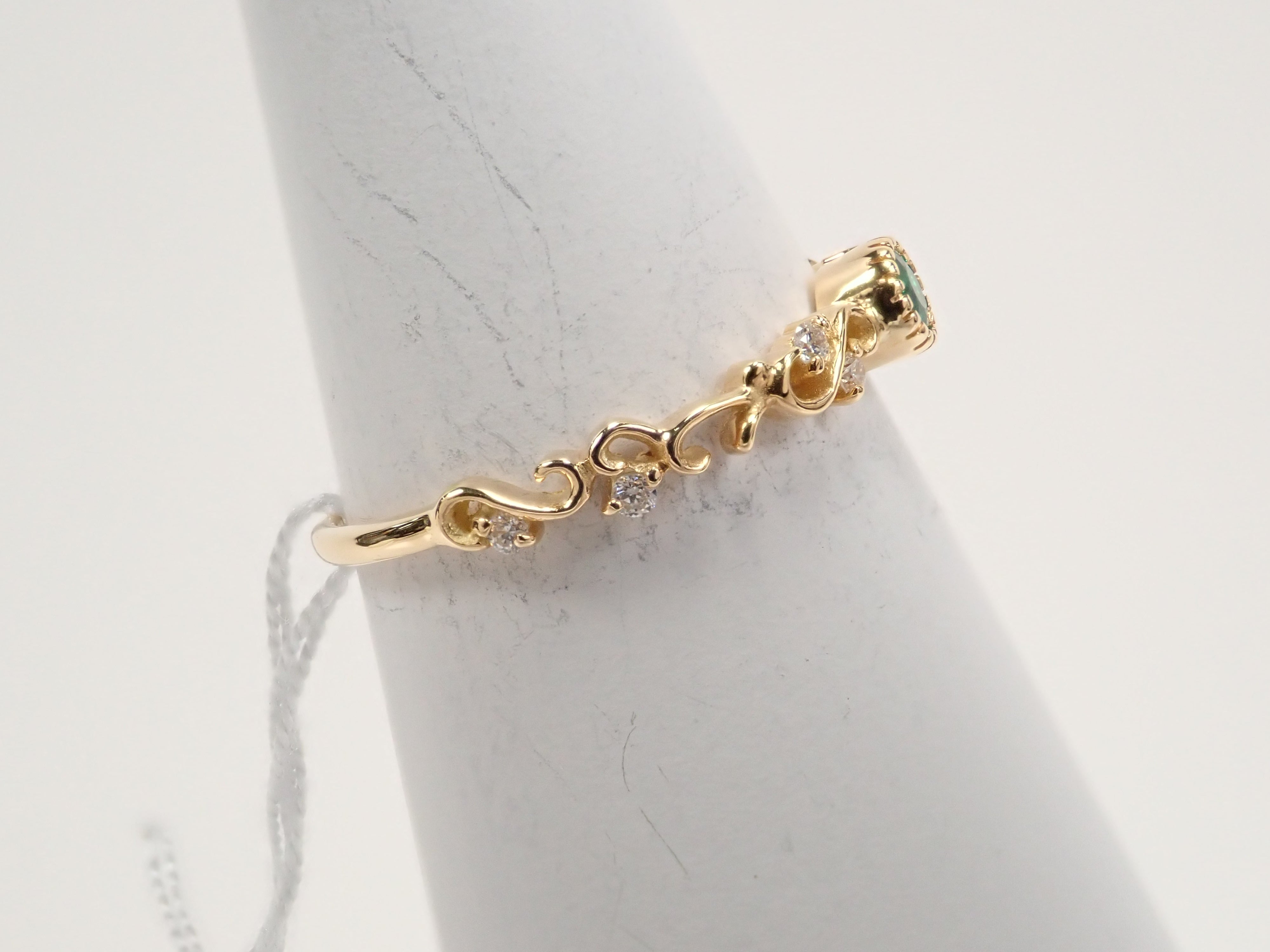 K18YGコロンビア産エメラルド0.062ct・ダイヤモンドリング