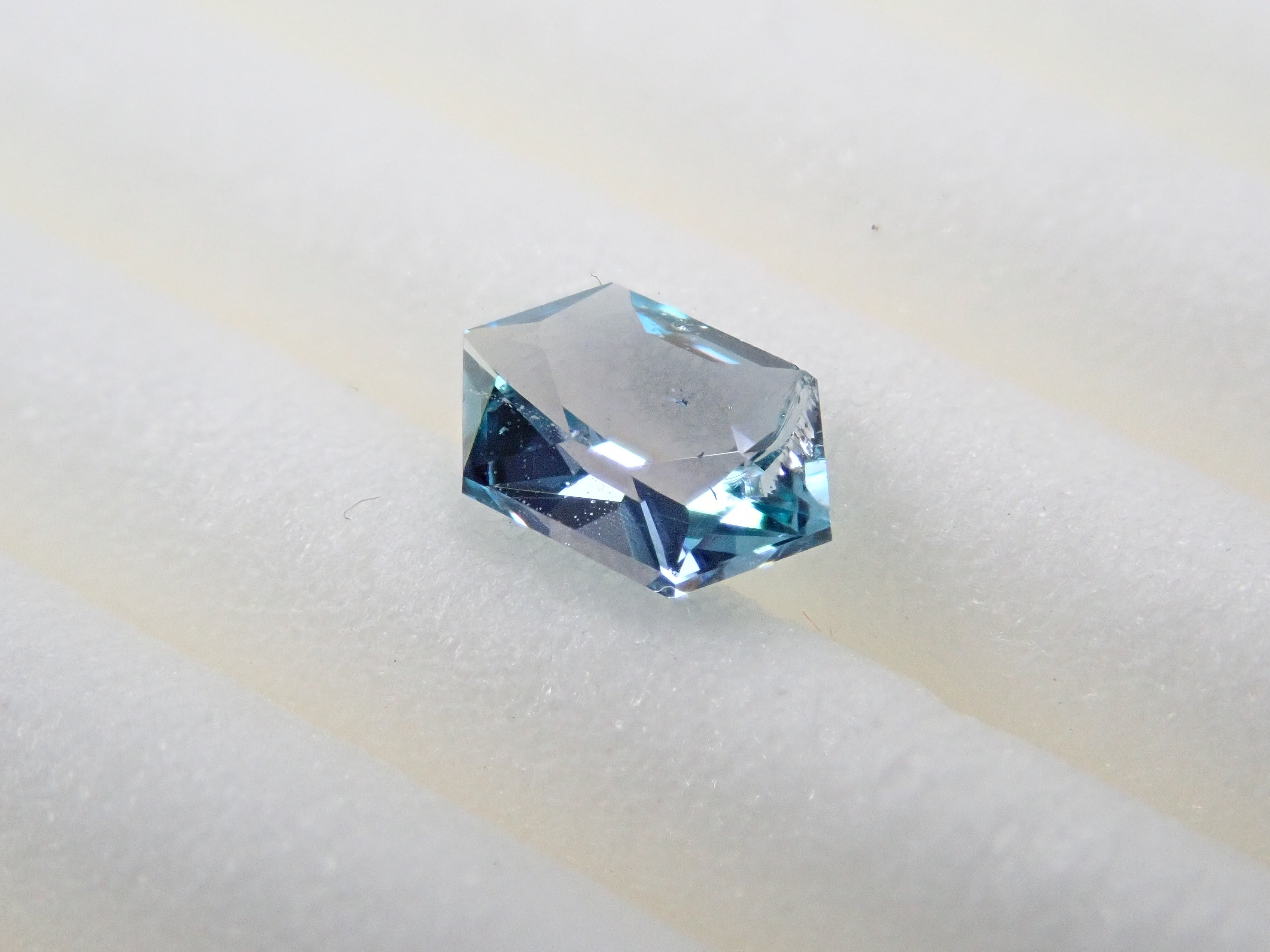 【12544254掲載】コーネルピン 0.228ctルース