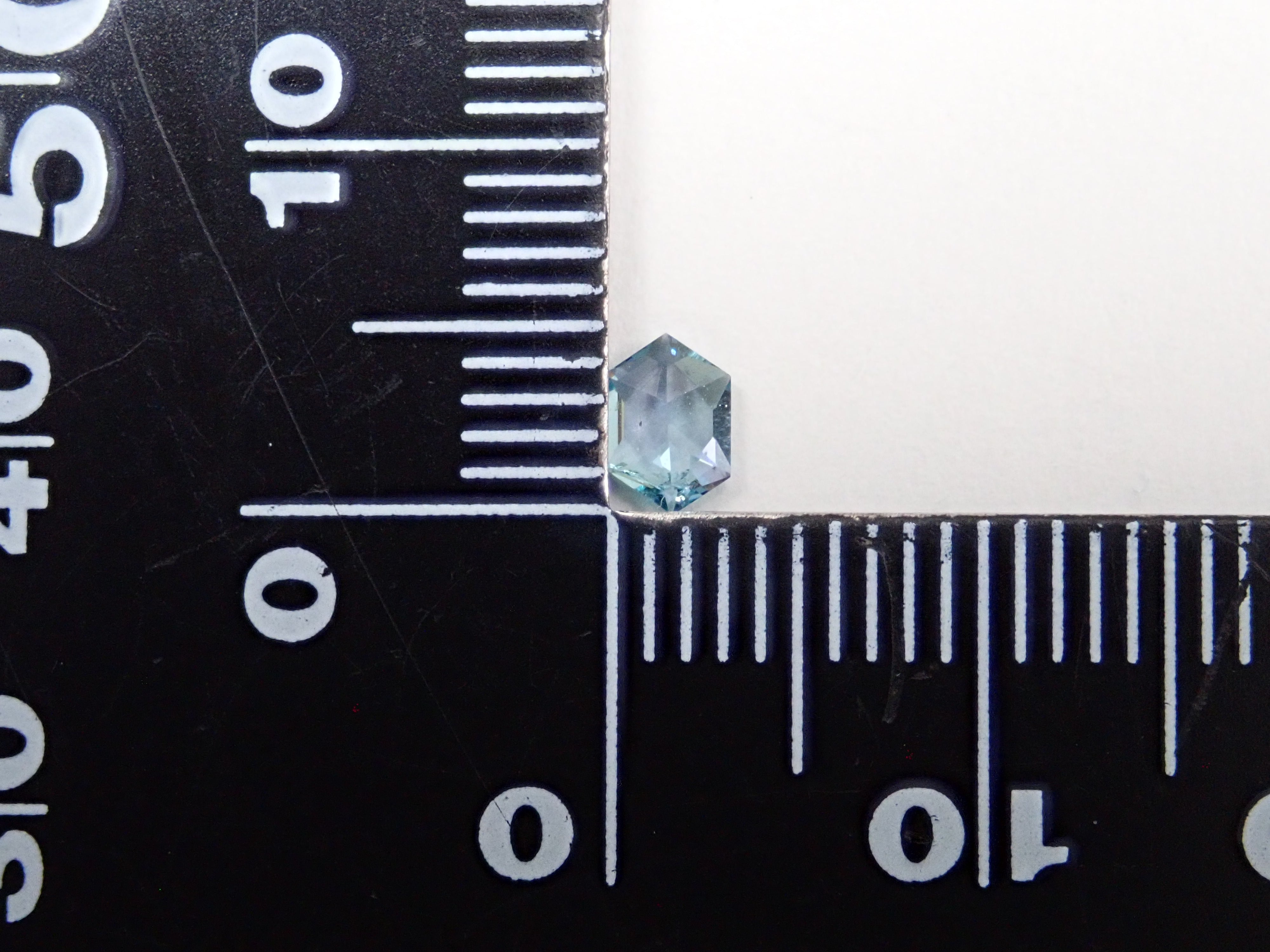 【12544254掲載】コーネルピン 0.228ctルース