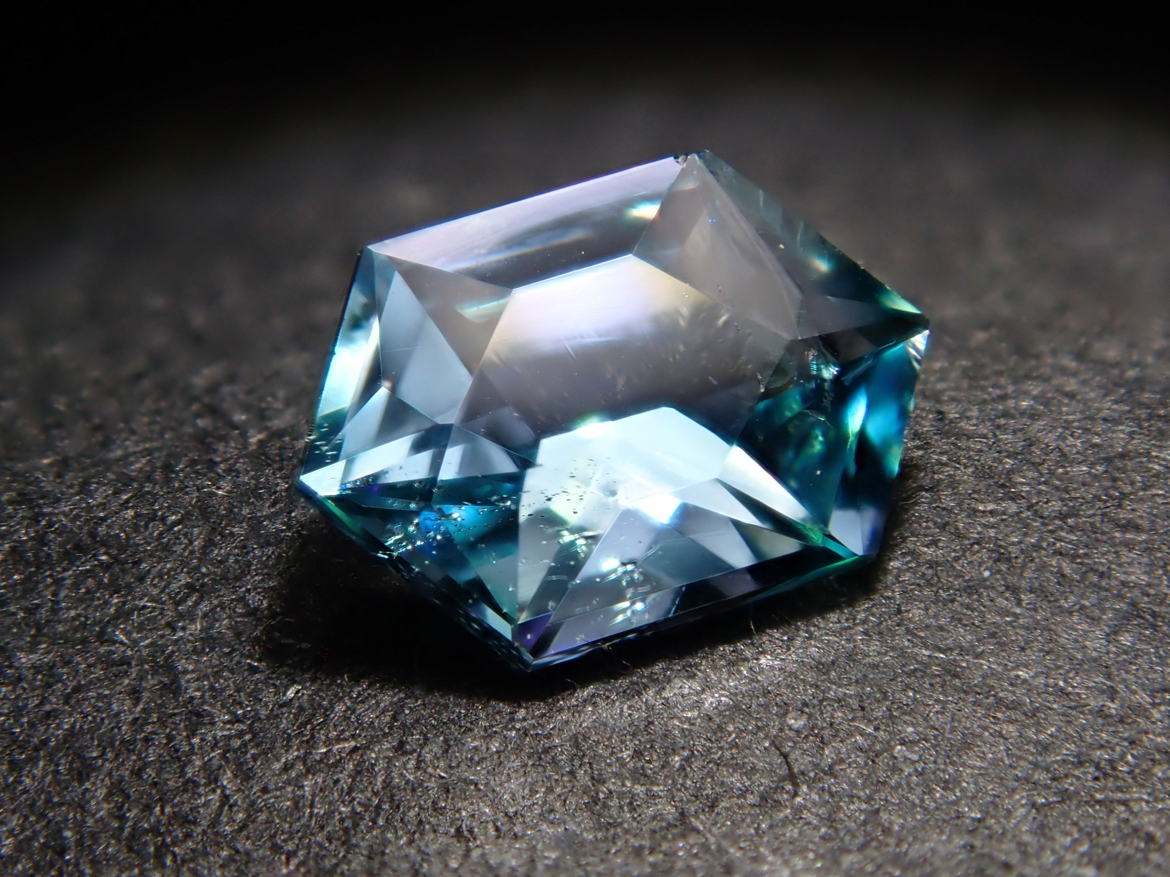 【12544254掲載】コーネルピン 0.228ctルース