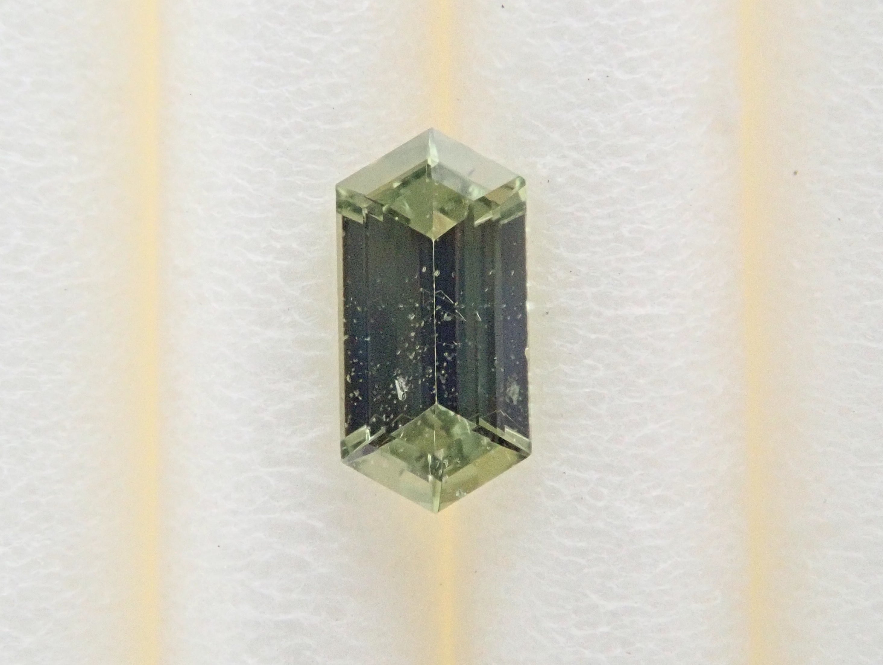 產自馬達加斯加的黃色藍寶石 0.181 克拉裸石