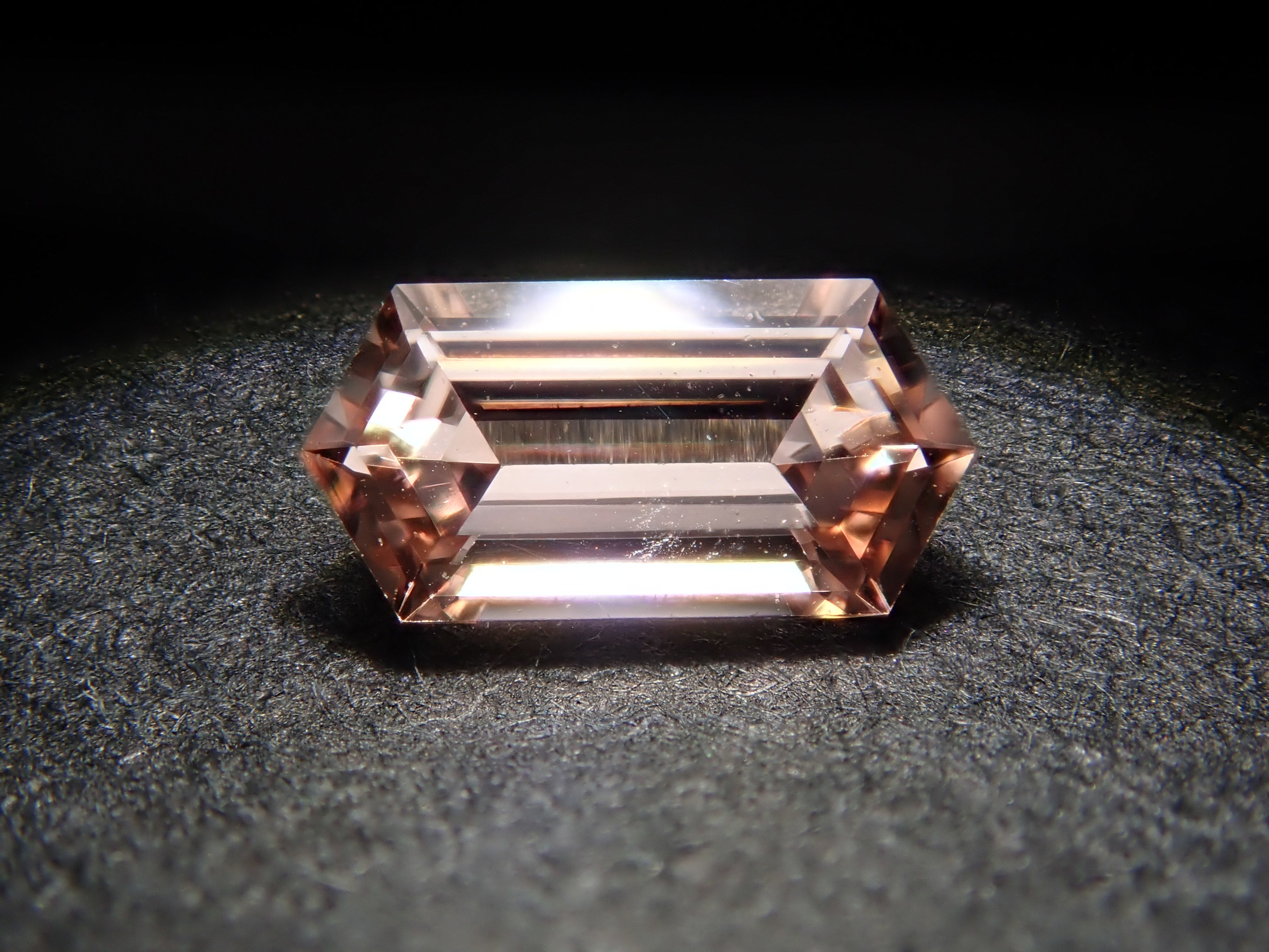 マダガスカル産サファイア 0.205ctルース