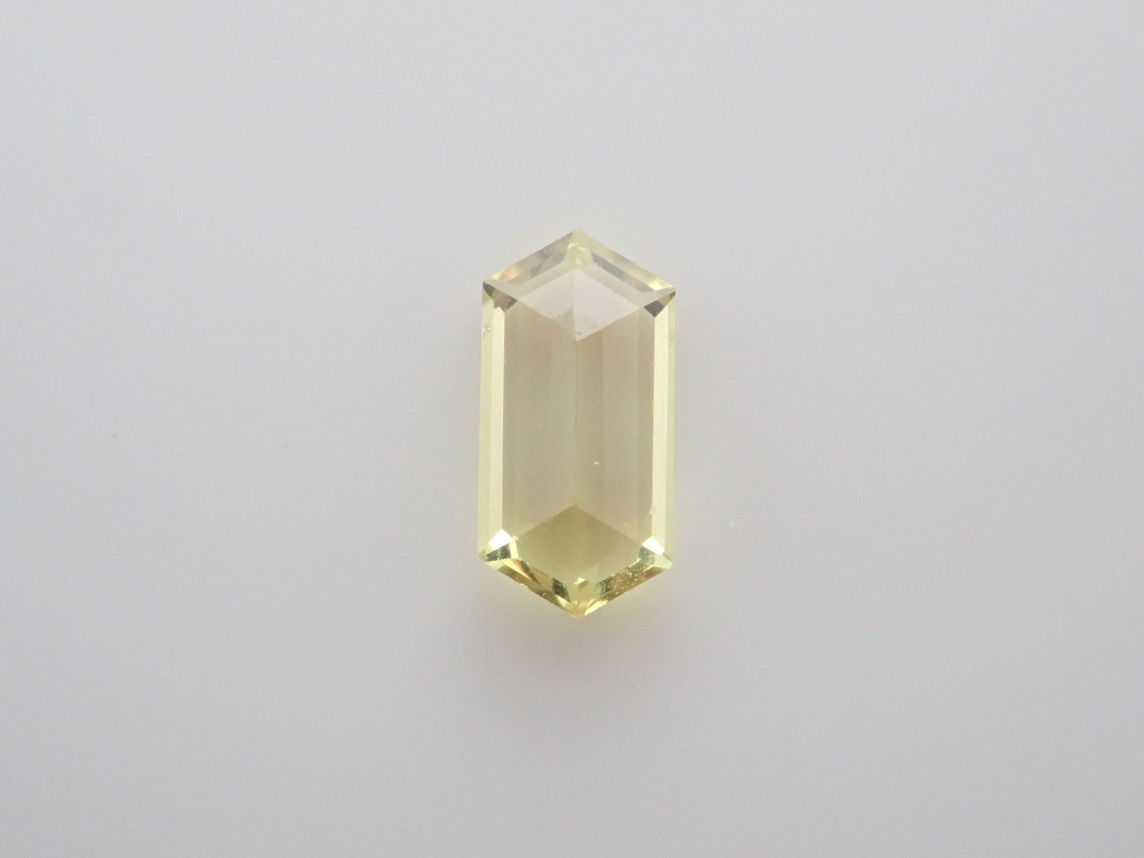 マダガスカル産イエローサファイア 0.207ctルース