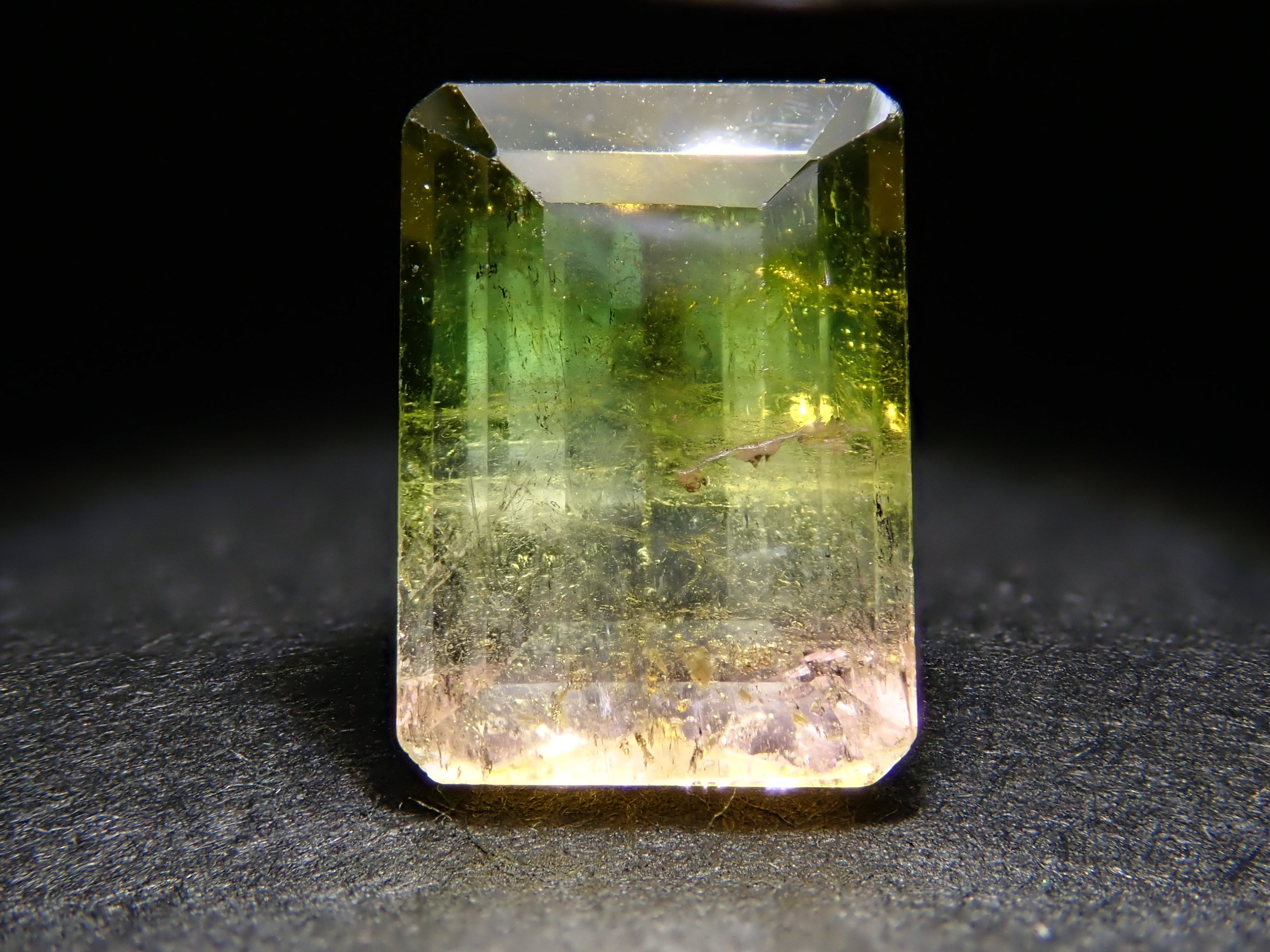 ブラジル産バイカラートルマリン 1.554ctルース(トリカラートルマリン)