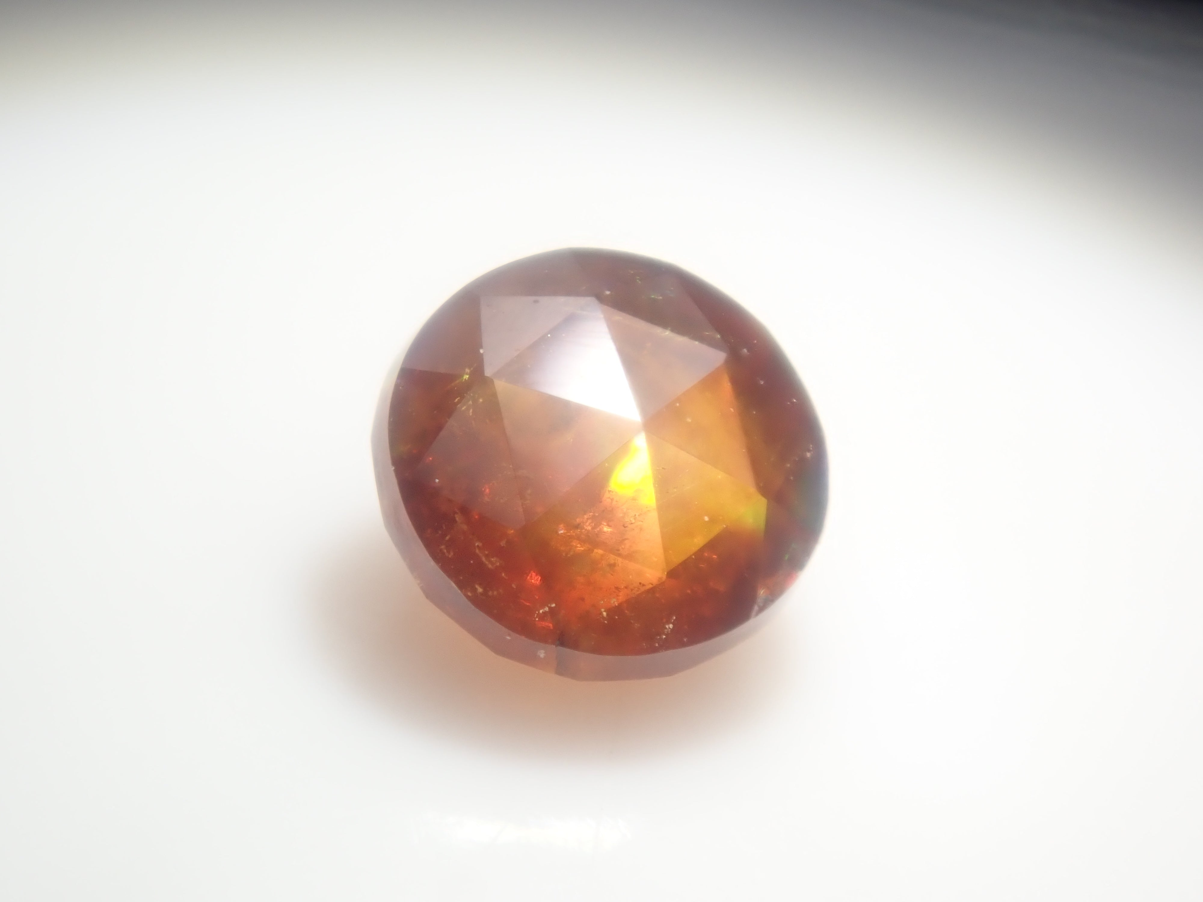 【7/27 22時販売】奈良県天川村産レインボーガーネット(アンドラダイトガーネット) 3.5mm/0.240ctルース