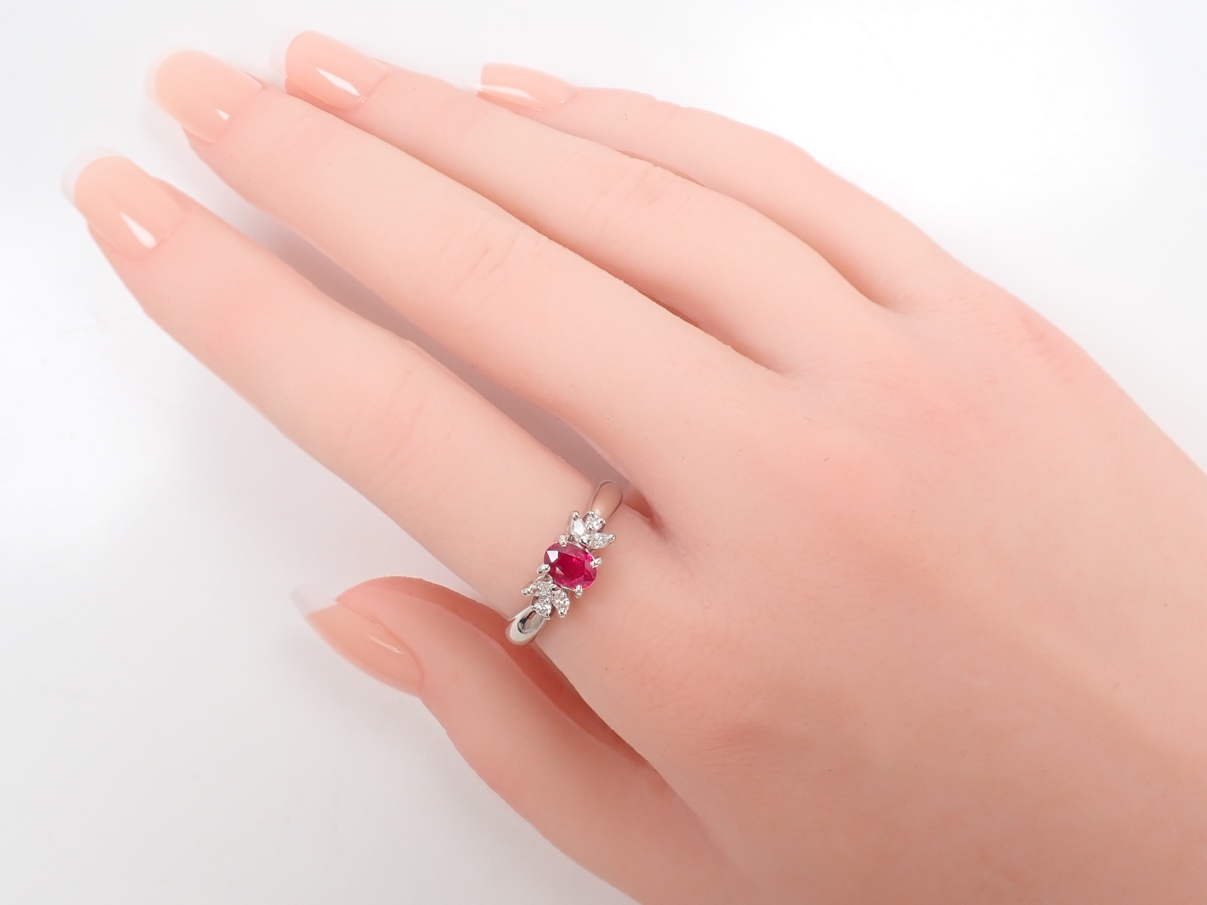 Pt900 ルビー 0.69ct・ダイヤモンド0.16ctリング 鑑別書